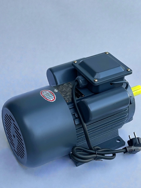 MOON, bir fazali elektr dvigatel 2.2 kW, 220V, 3000 ayl/min