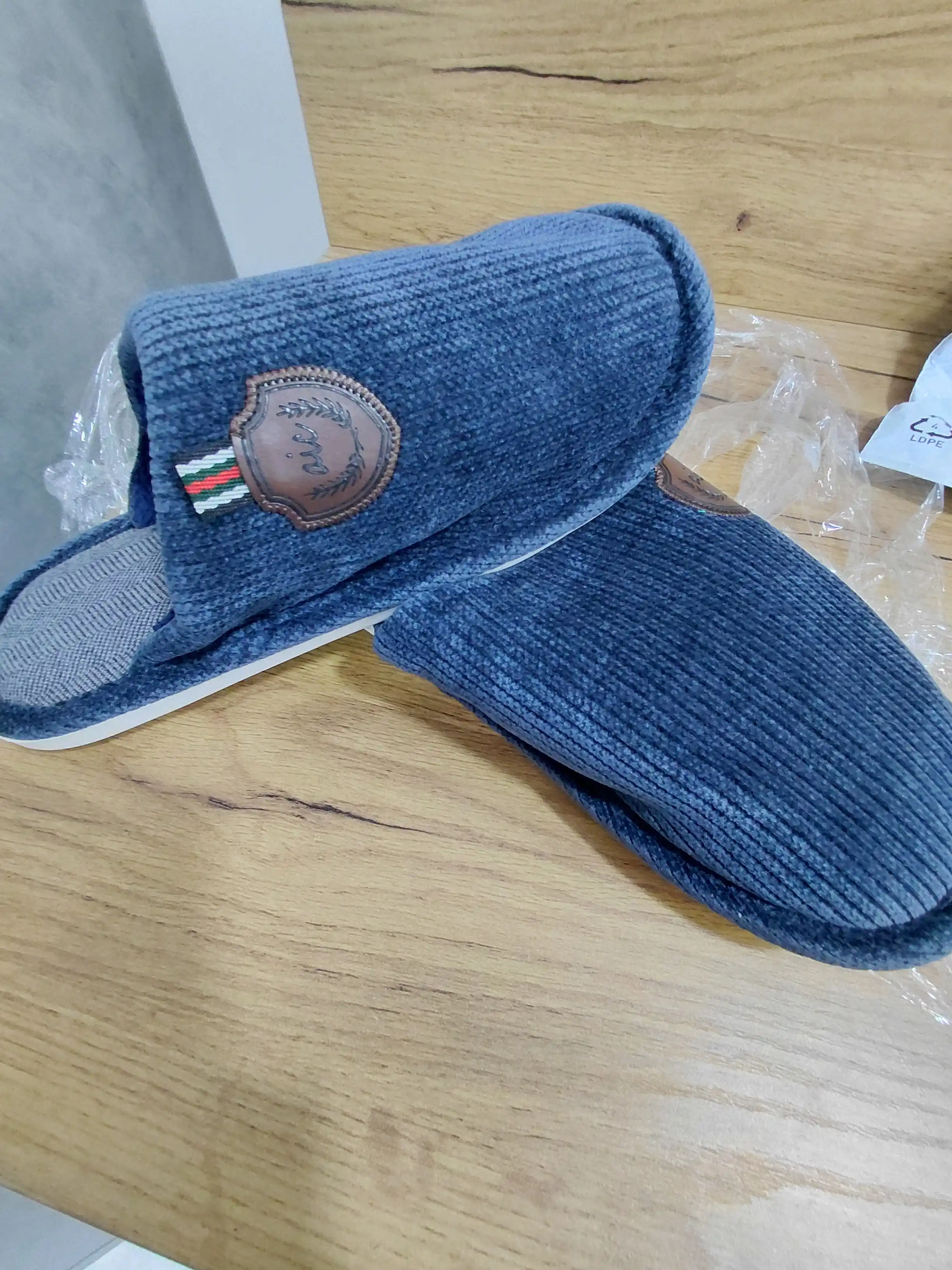 Erkaklar uchun uy shippaklari, 42 dan 47 gacha o'lchamli