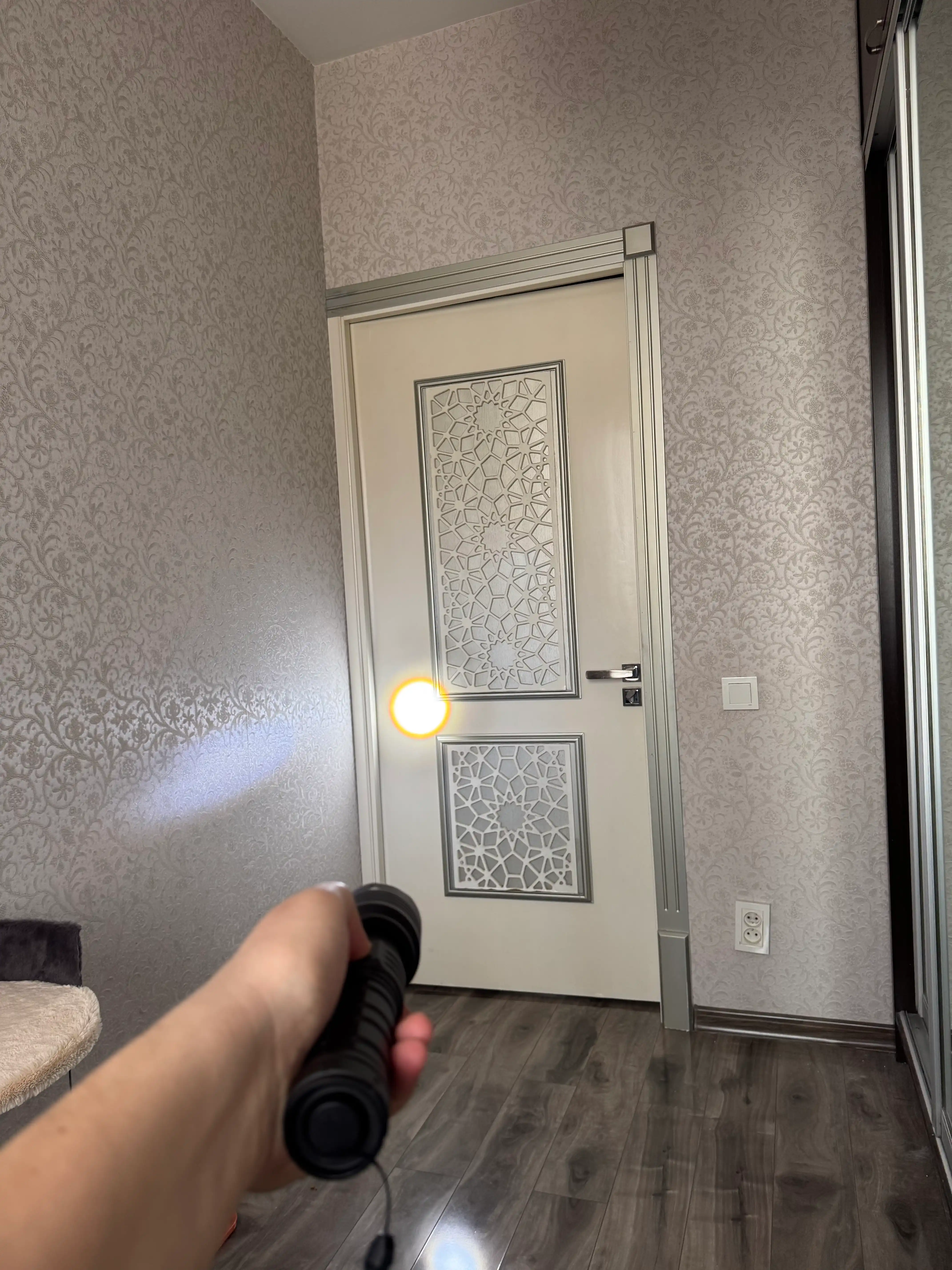 Fonar / bx-57 taktik chiroq ZOOM fokusi, USB-C zaryadlash va IPX6 suv himoyasi bilan