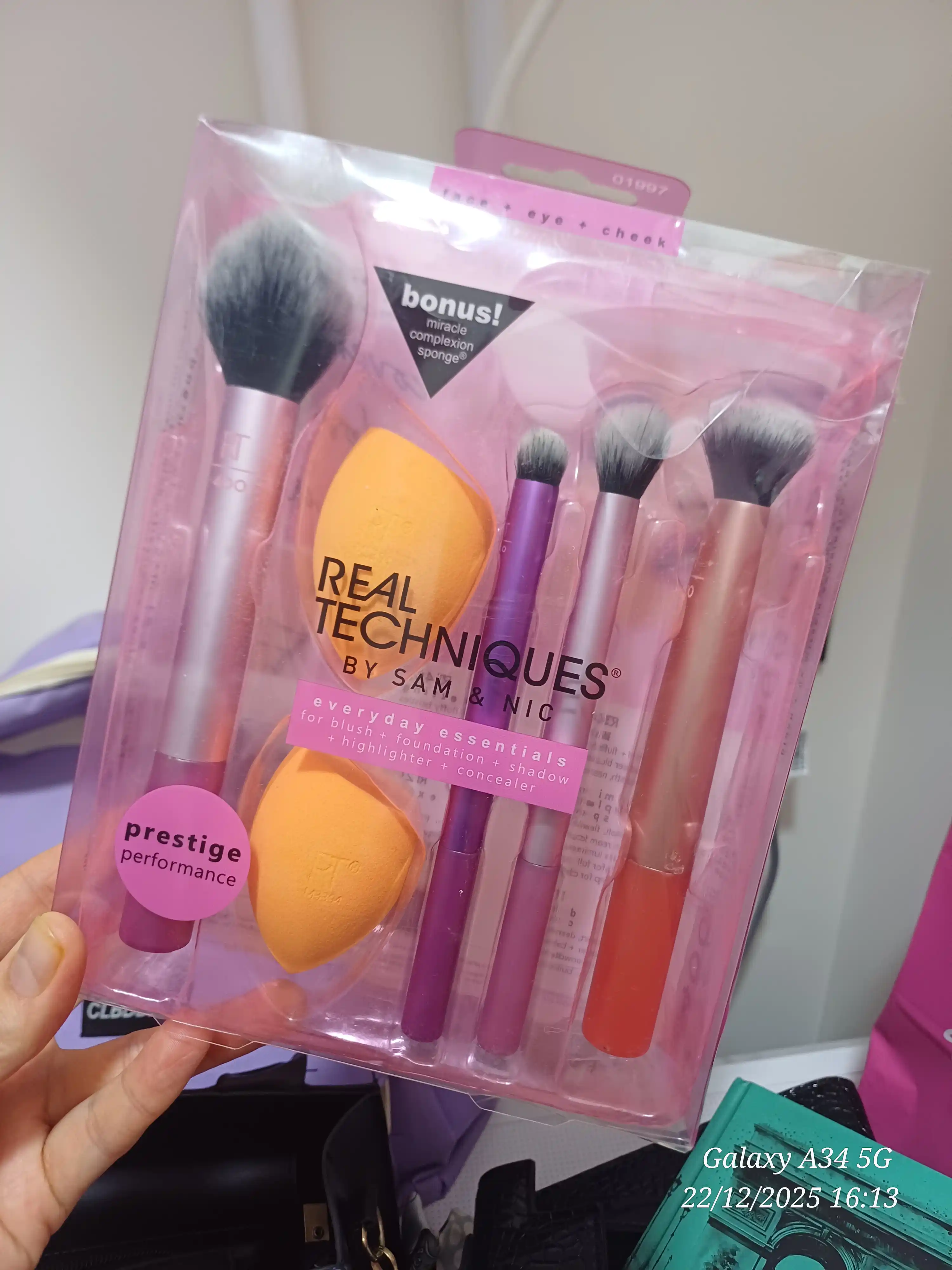 Набор кистей для макияжа Real Techniques Everyday Essentials, 5 шт