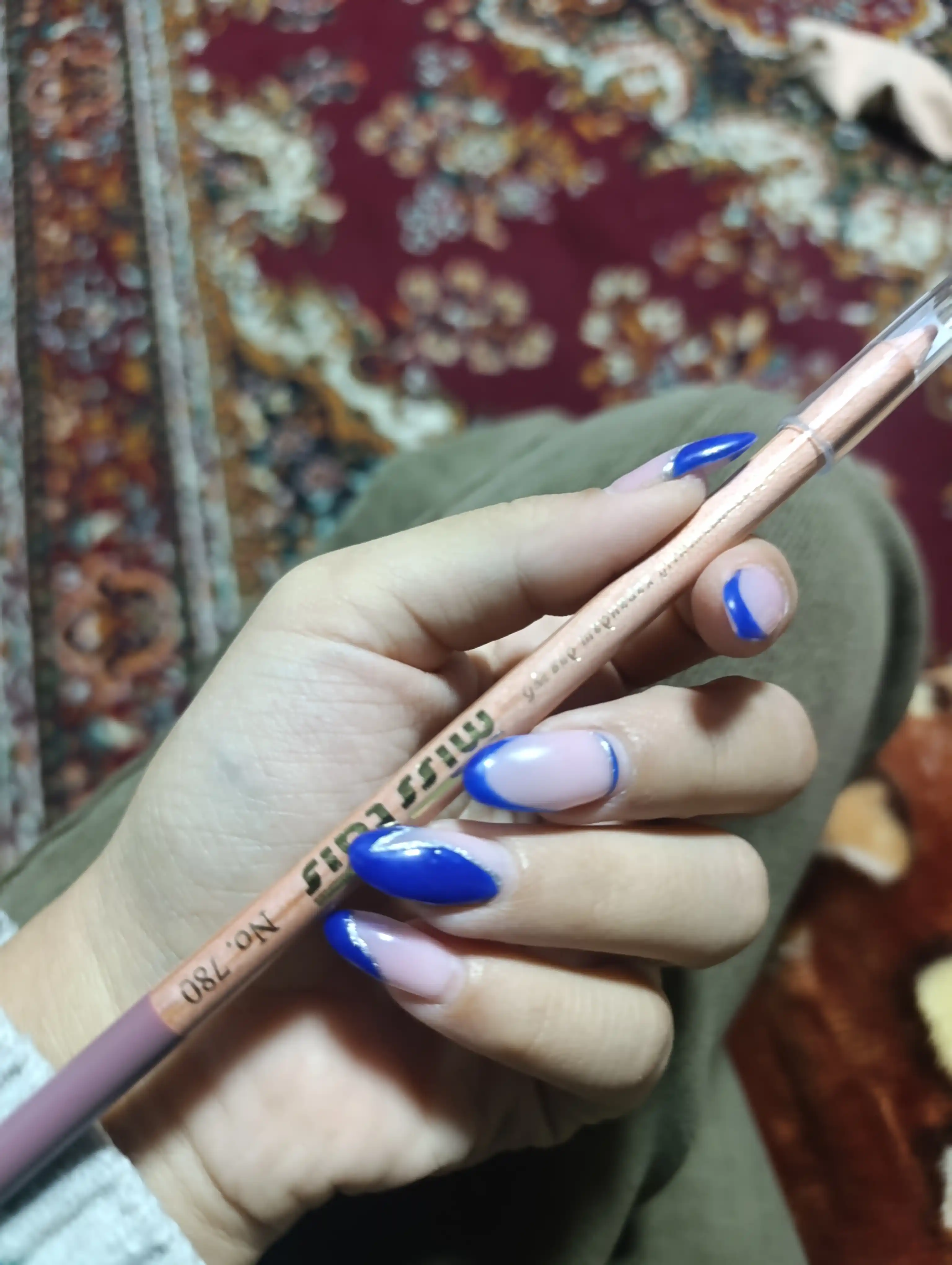 Professional Miss Tais suvga chidamli ko'p rangli qalamlar lab uchun