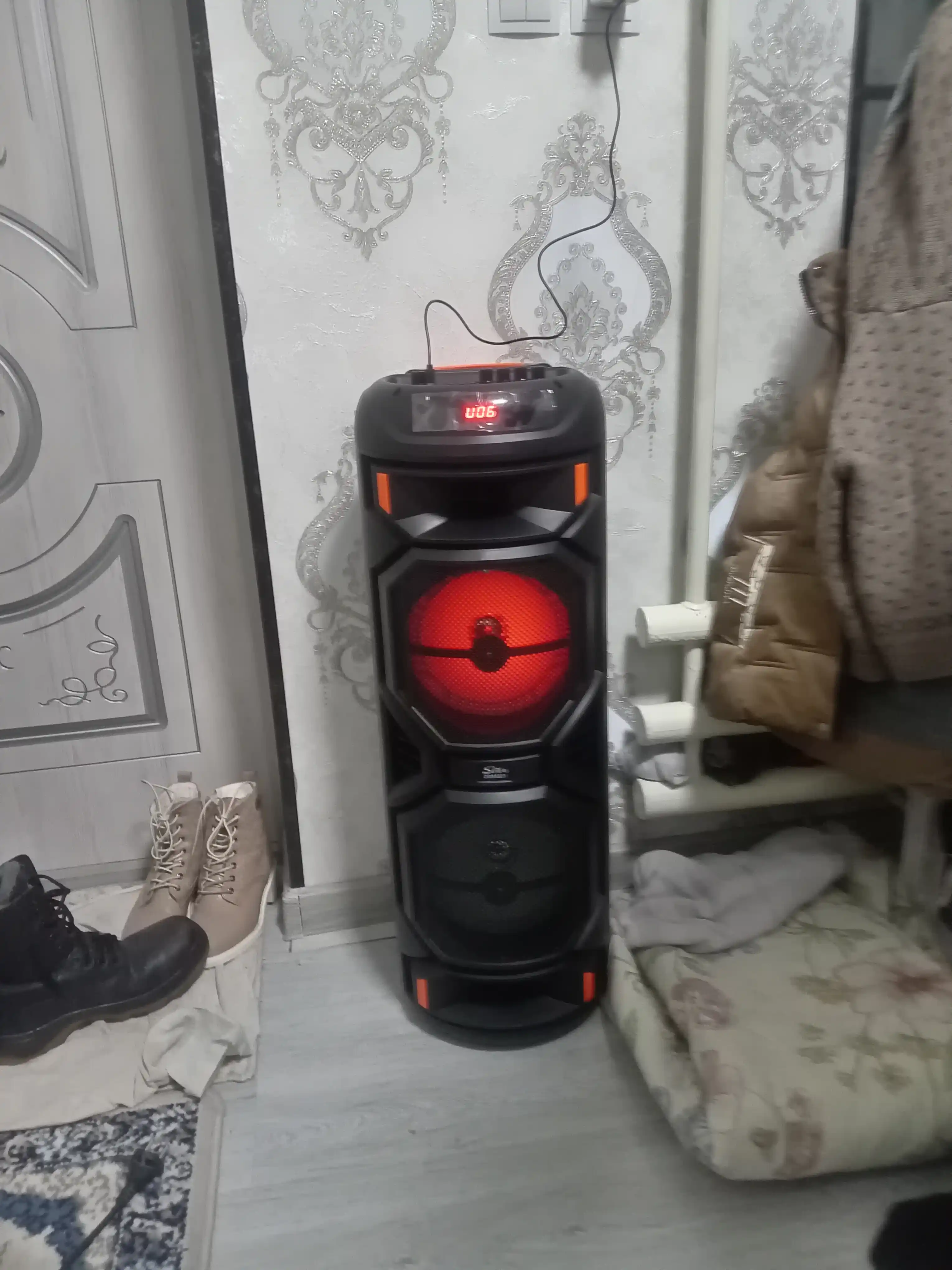 Караоке колонка Sing-e с микрофоном, Bluetooth, портативная, RGB подсветка