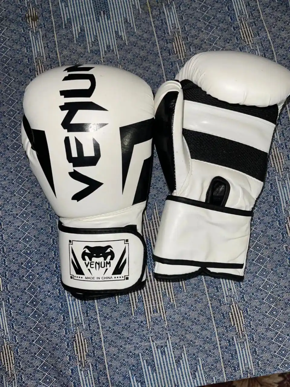 Venum boks qo‘lqoplari — boks, sparring va fitnes uchun professional qo‘lqoplar, 10–14 oz