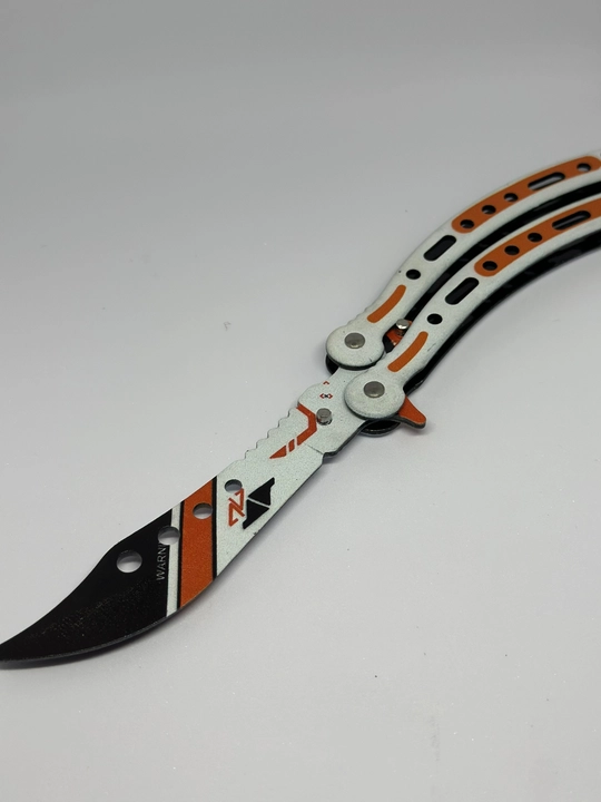 Metall tutqichli yig'iladigan kapalak pichog'ini o'rgatish, CSGO butterfly