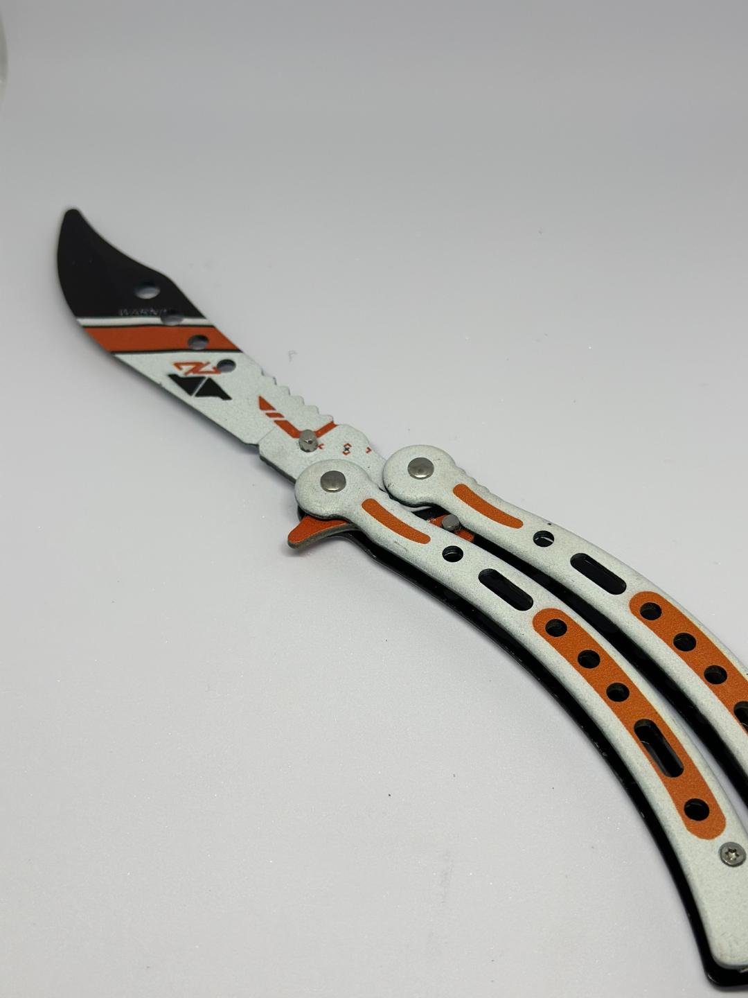 Metall tutqichli yig'iladigan kapalak pichog'ini o'rgatish, CSGO butterfly