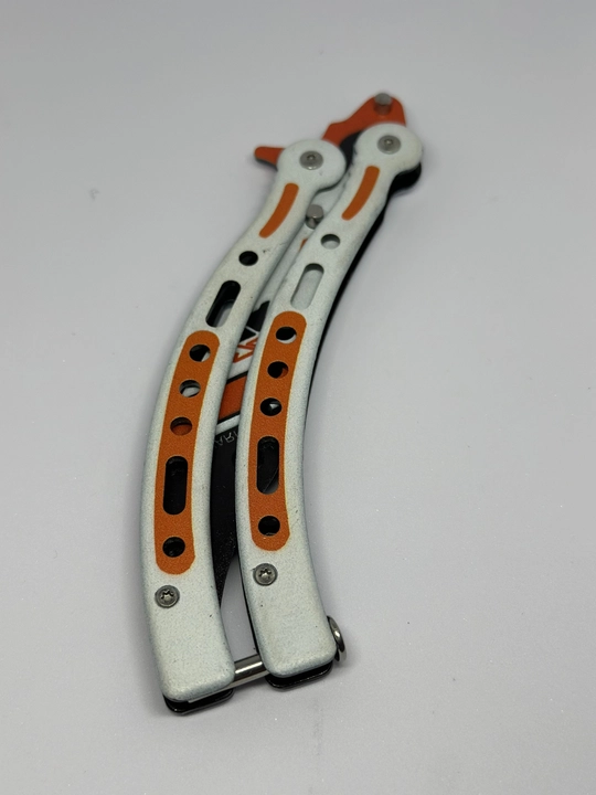 Metall tutqichli yig'iladigan kapalak pichog'ini o'rgatish, CSGO butterfly