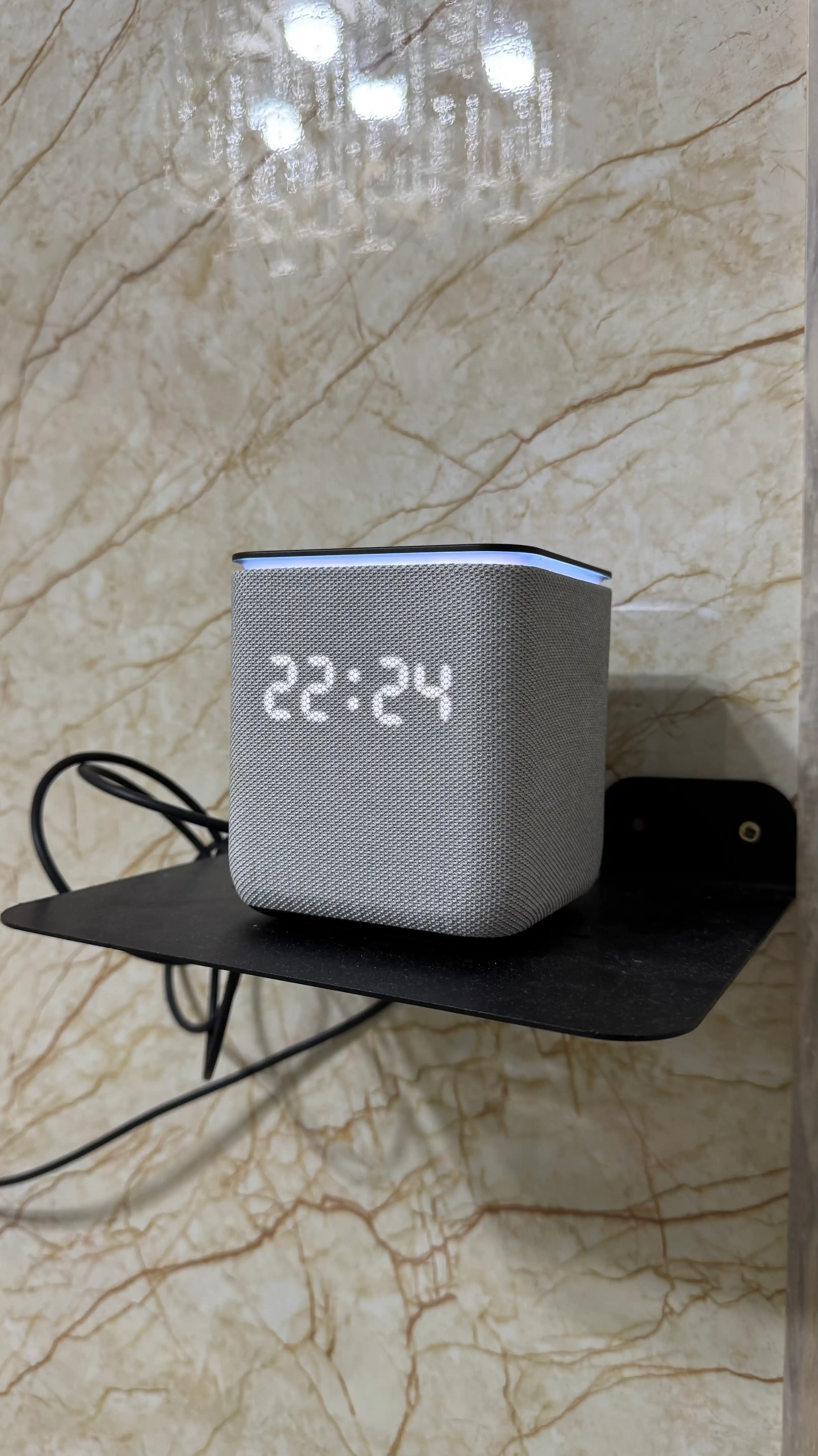 Металлическая полка для Wi-Fi роутера, книг и других небольших устройств