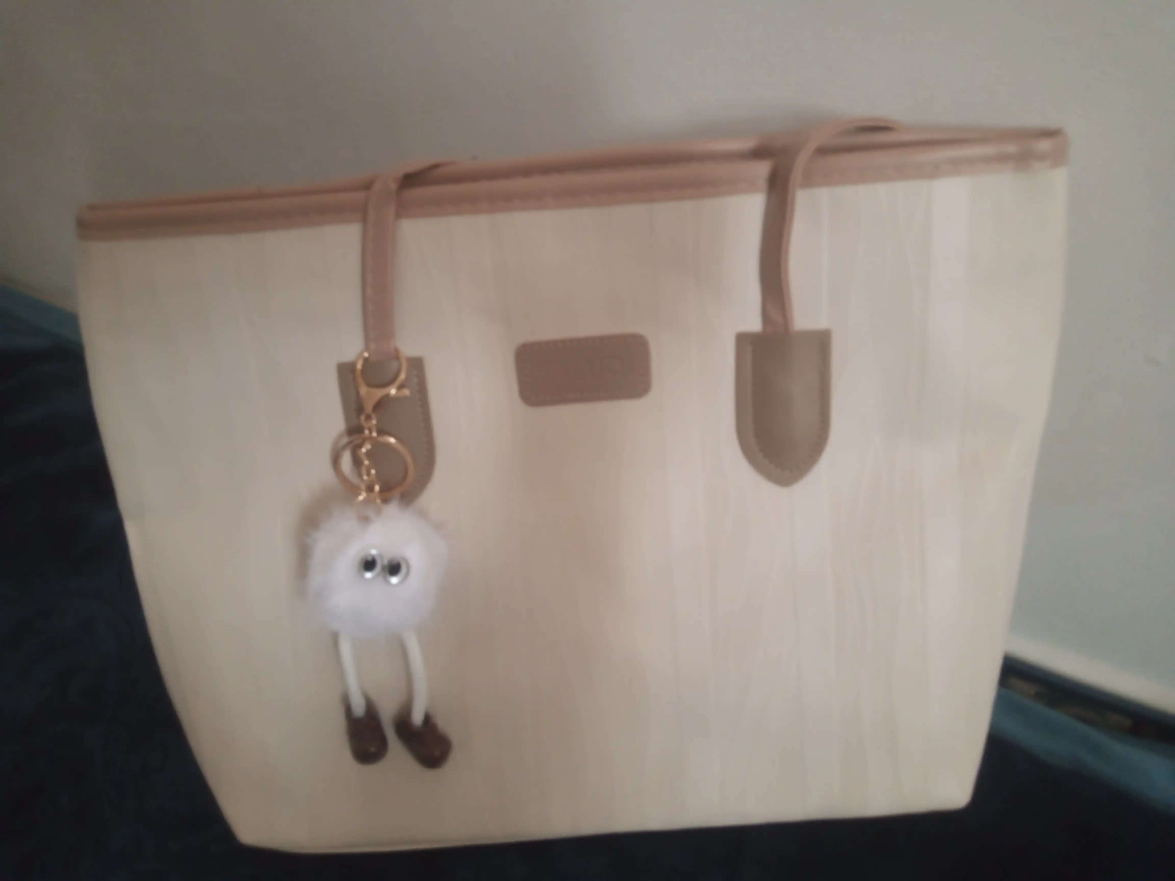 Ayollar sumkasi, shopper, yelkama, kundalik, sig'imli, ish va o'qish uchun A4, ekocharm