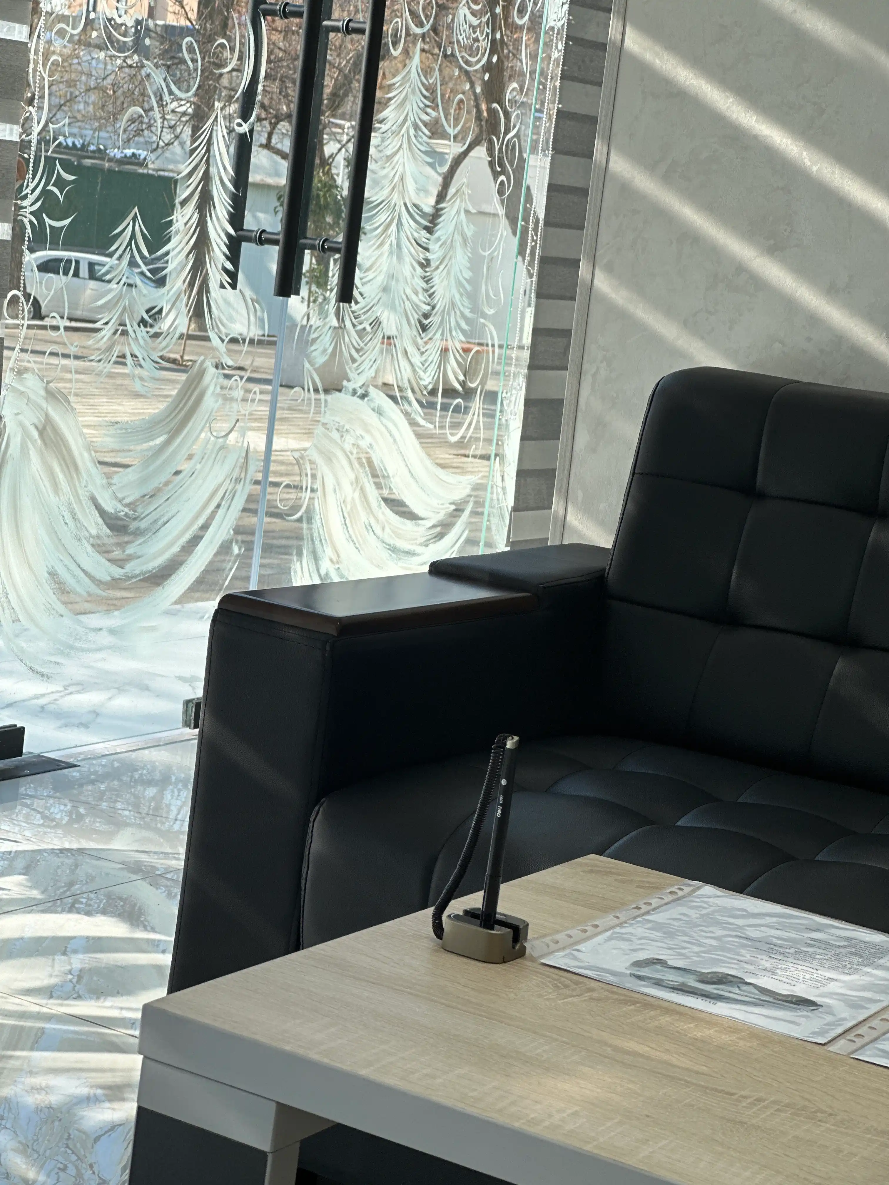 Ручка на подставке Deli 6797