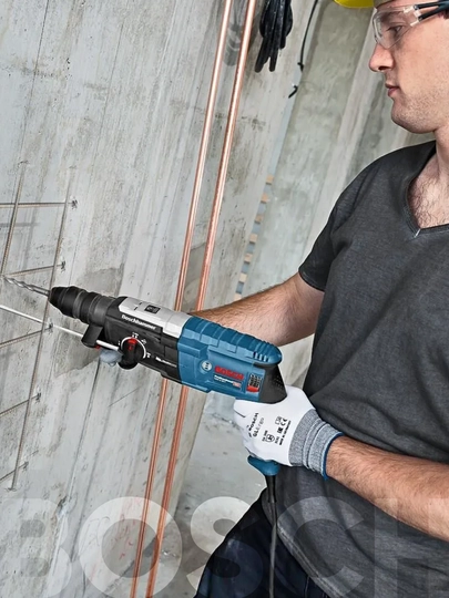 Perforator Bosch GBH 2-28 F: 2 tasi 1 da, to'plamda SDS-plus va tez qisuvchi patron