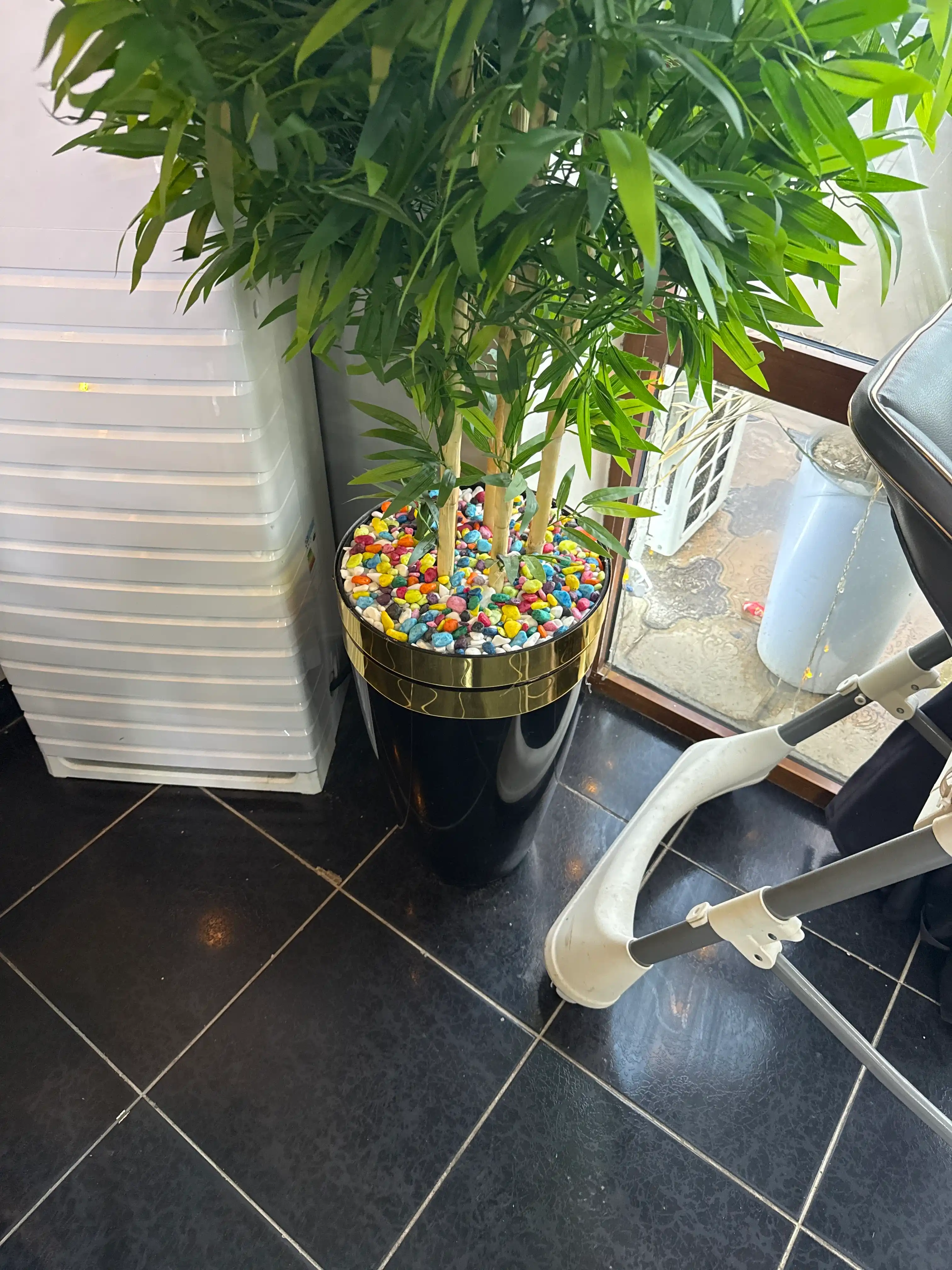 Dekor, landshaft, akvarium va gultuvaklarni bezash uchun tosh, rangli toshlar