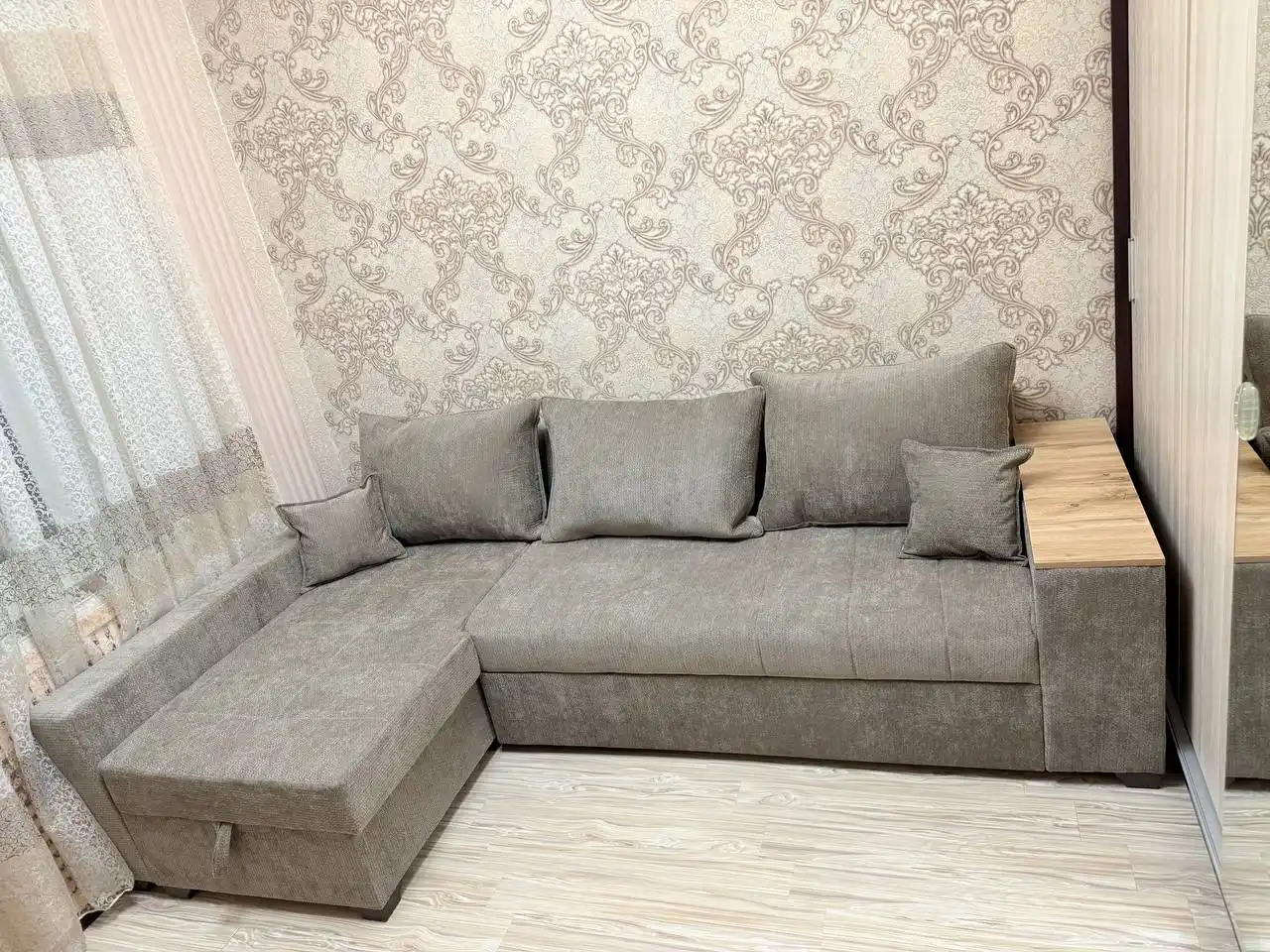 Burchakli divan.  Bir yechimda uslub, qulaylik va amaliylik