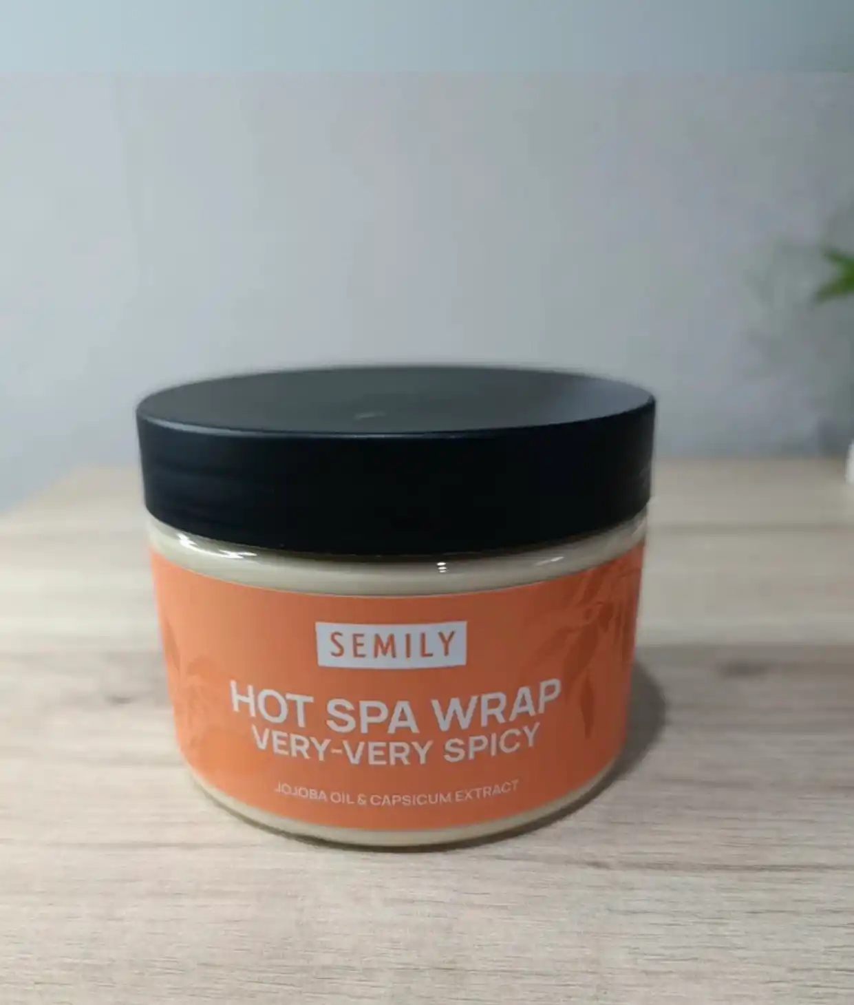 Antitsellyulitga qarshi, ozdiruvchi Semily kremi, issiq va sovuq ta’sirli, 300 ml