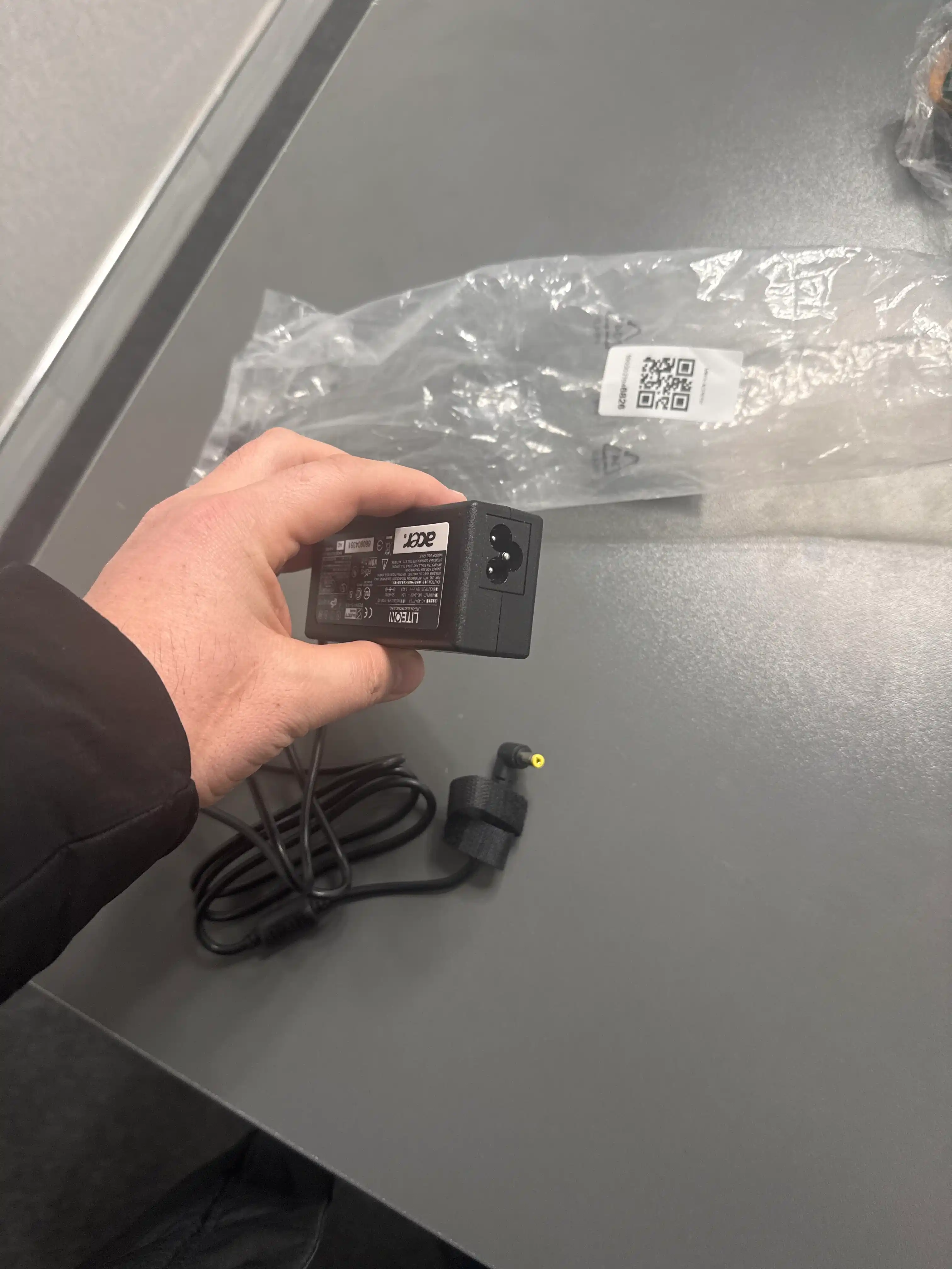 Acer 19V 3.42A 65W noutbuki uchun zaryadlash qurilmasi, shteker olchami, 5.5mm. X 1.7mm