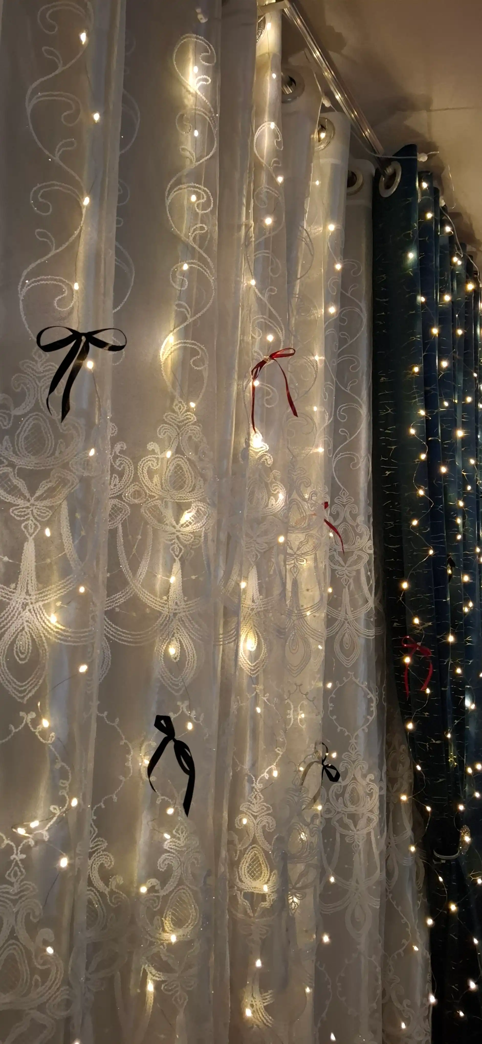 LED girlyanda pardasi Rosa 3x3, 3x2, 3x1 m — 8 rejim, pult, 10 ta ilgak, yangi yil uchun