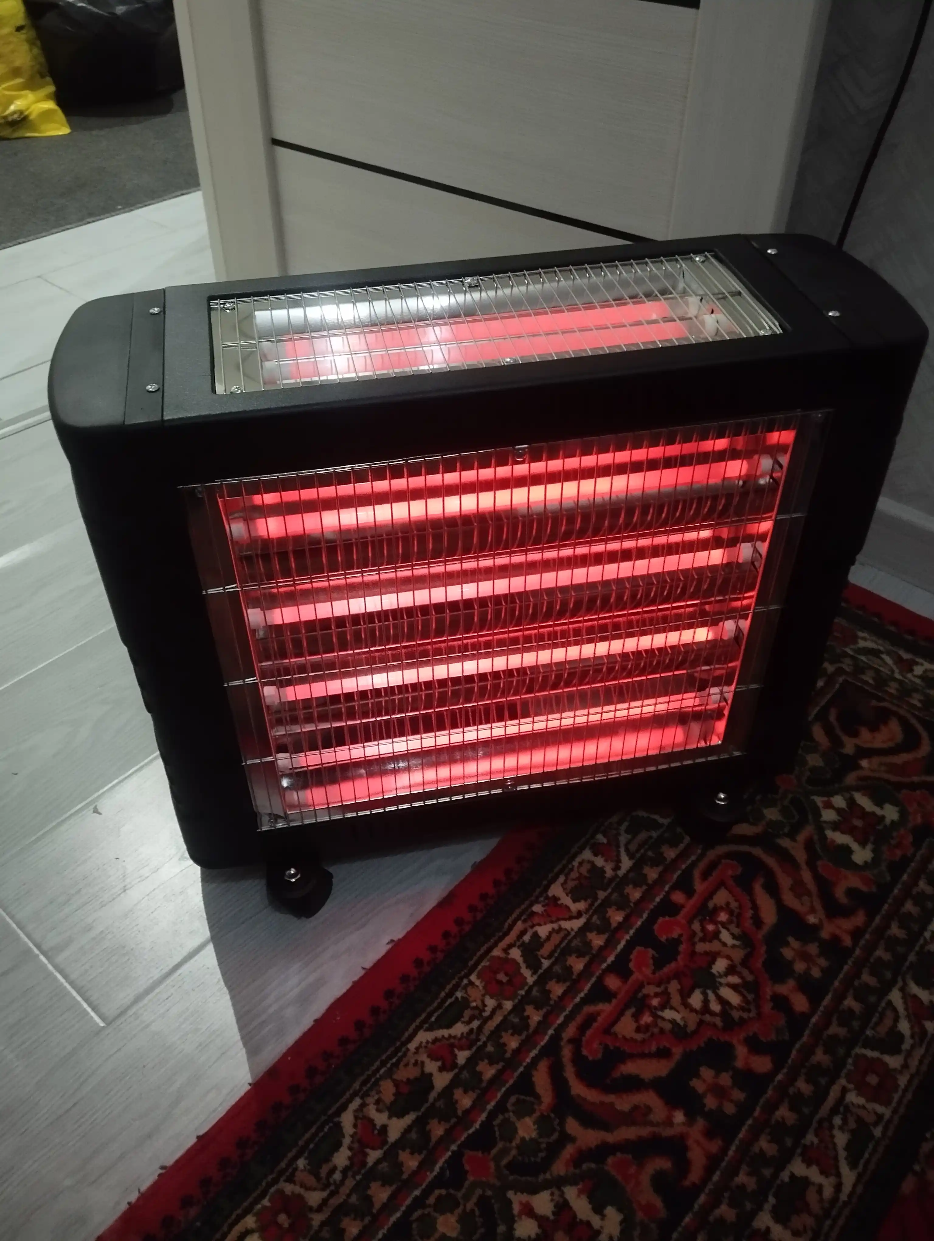 Elektr isitgich pechka GREAT CROWN, quvvati 2400 Vt