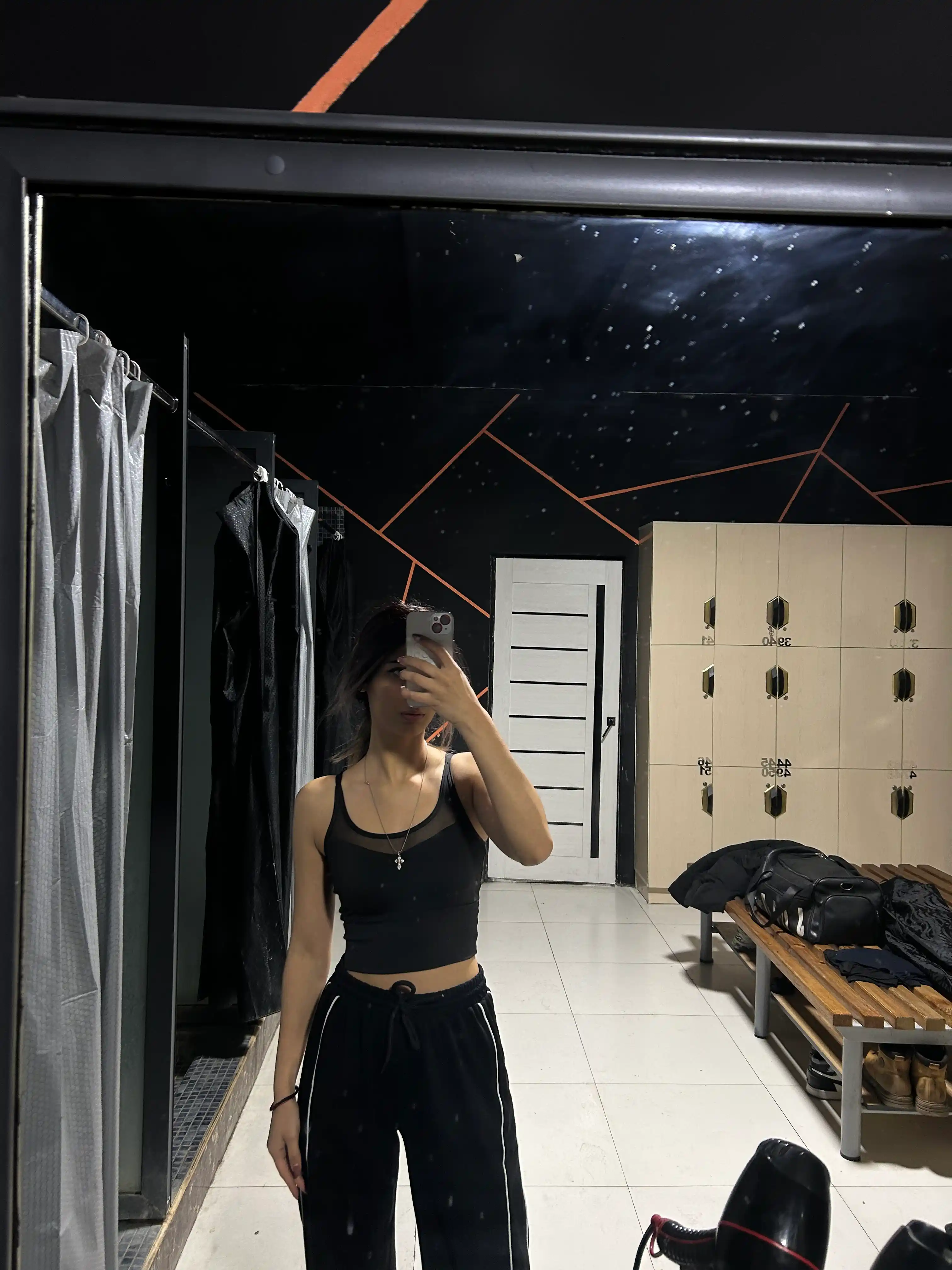 Ayollar sport topi Kioko. Olinadigan chashkali sport to'pi. Ayollar spor kiyimi
