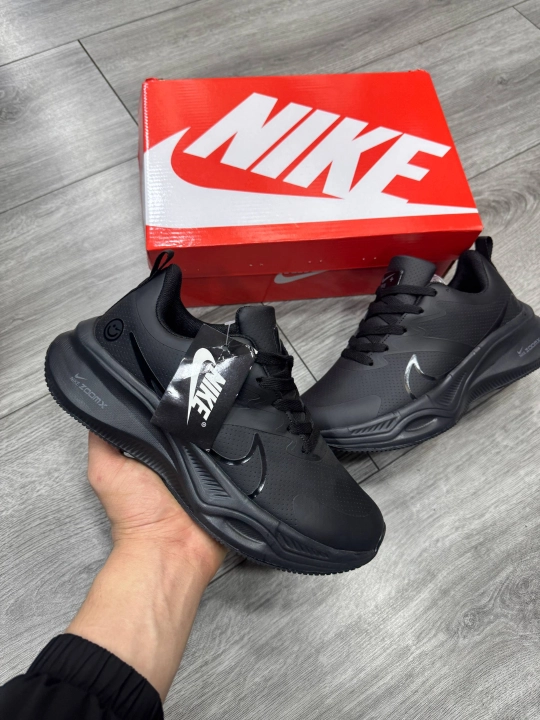 Erkaklar va ayollar uchun krosovkalar NlKE Air ZoomX 1 razmer kattasi tavsiya etiladi