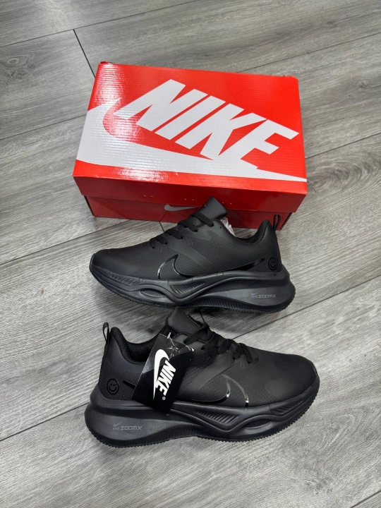 Erkaklar va ayollar uchun krosovkalar NlKE Air ZoomX 1 razmer kattasi tavsiya etiladi