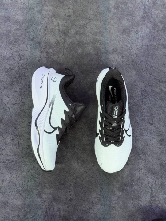 Erkaklar va ayollar uchun krosovkalar NlKE Air ZoomX 1 razmer kattasi tavsiya etiladi