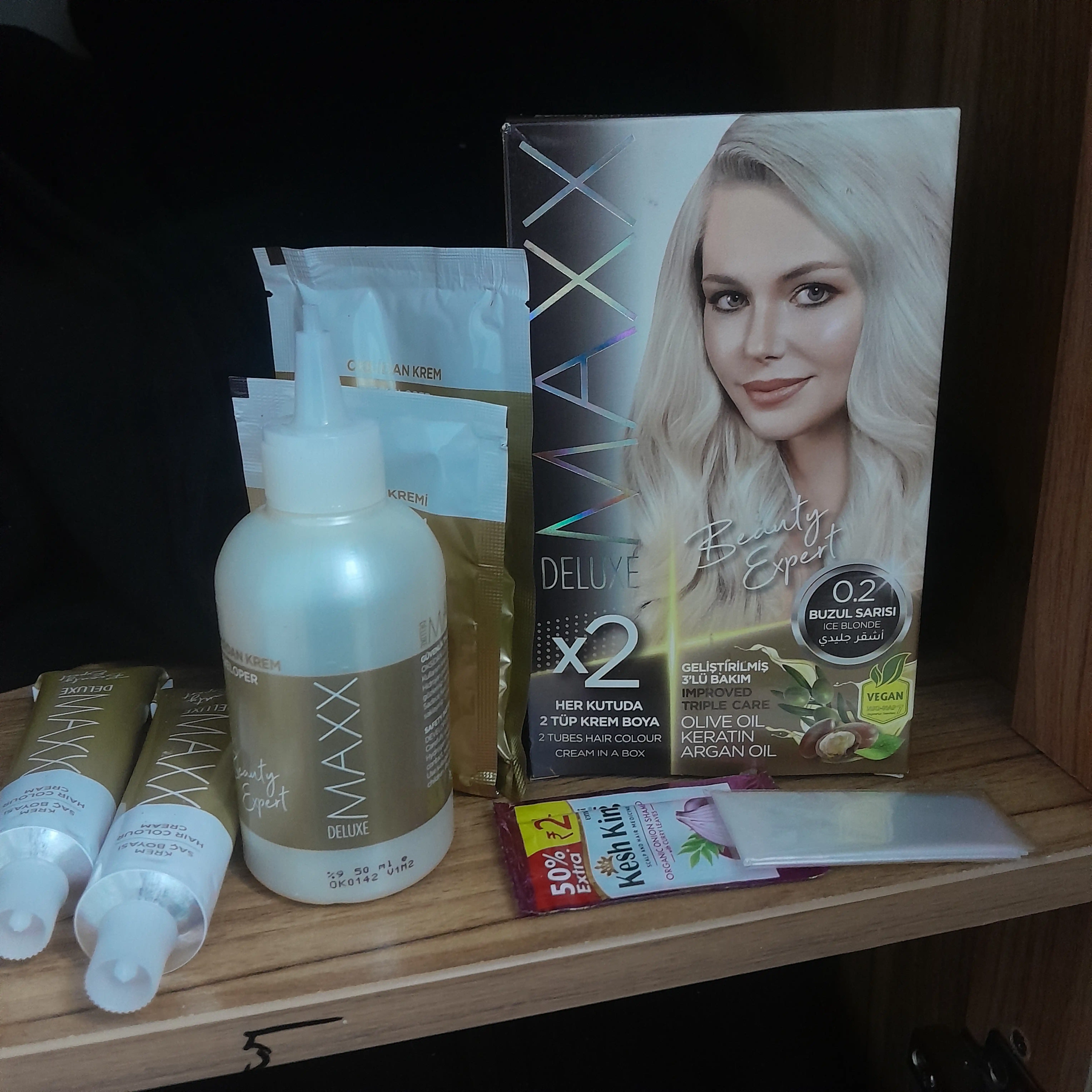 Крем - краска для волос MAXX Deluxe Beauty Expert, стойкое окрашивание волос