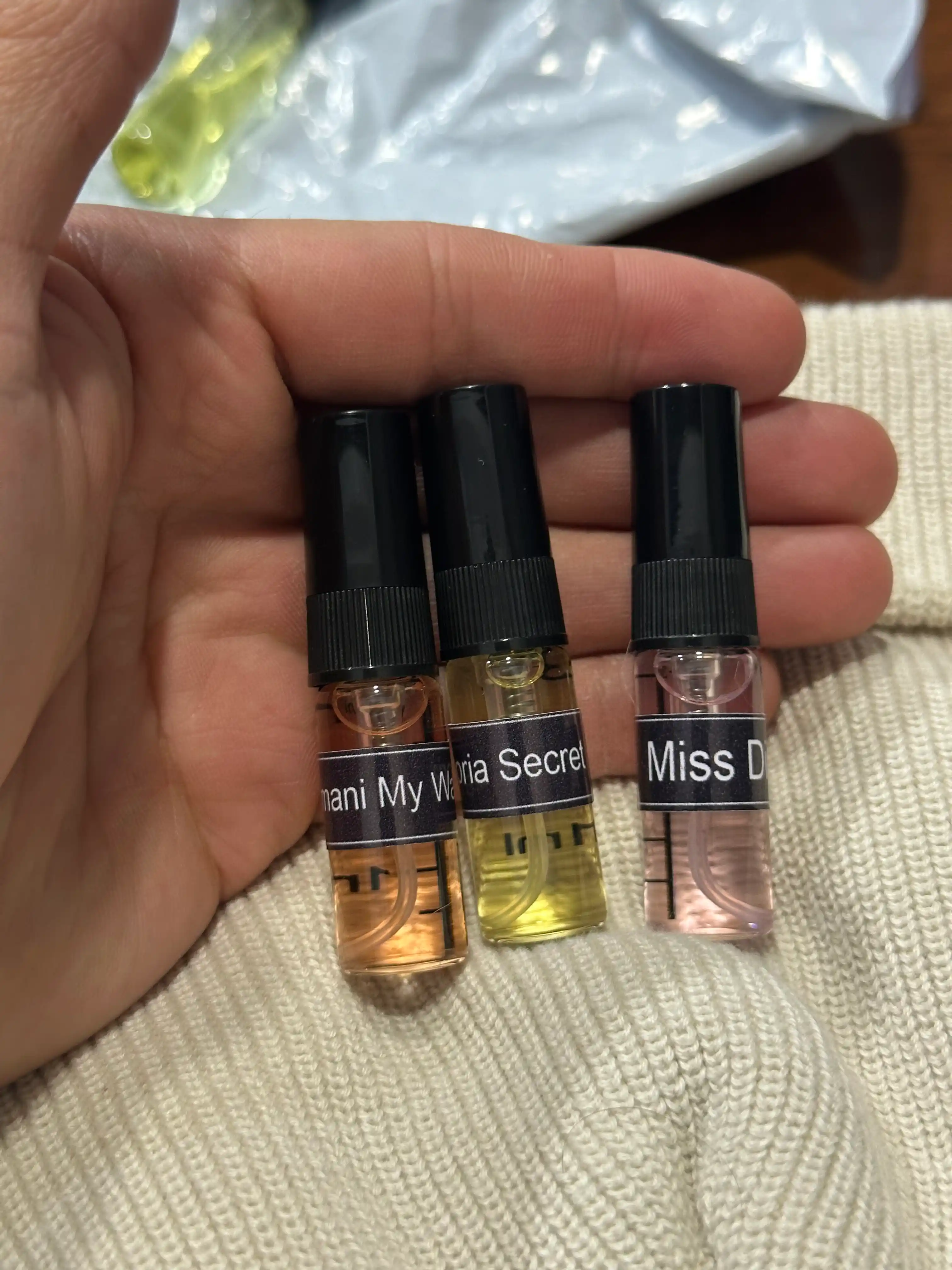 Ayollar uchun atirlar My Way, Miss Dior, Victoria Orchid, 3 ta atirlar ayollar