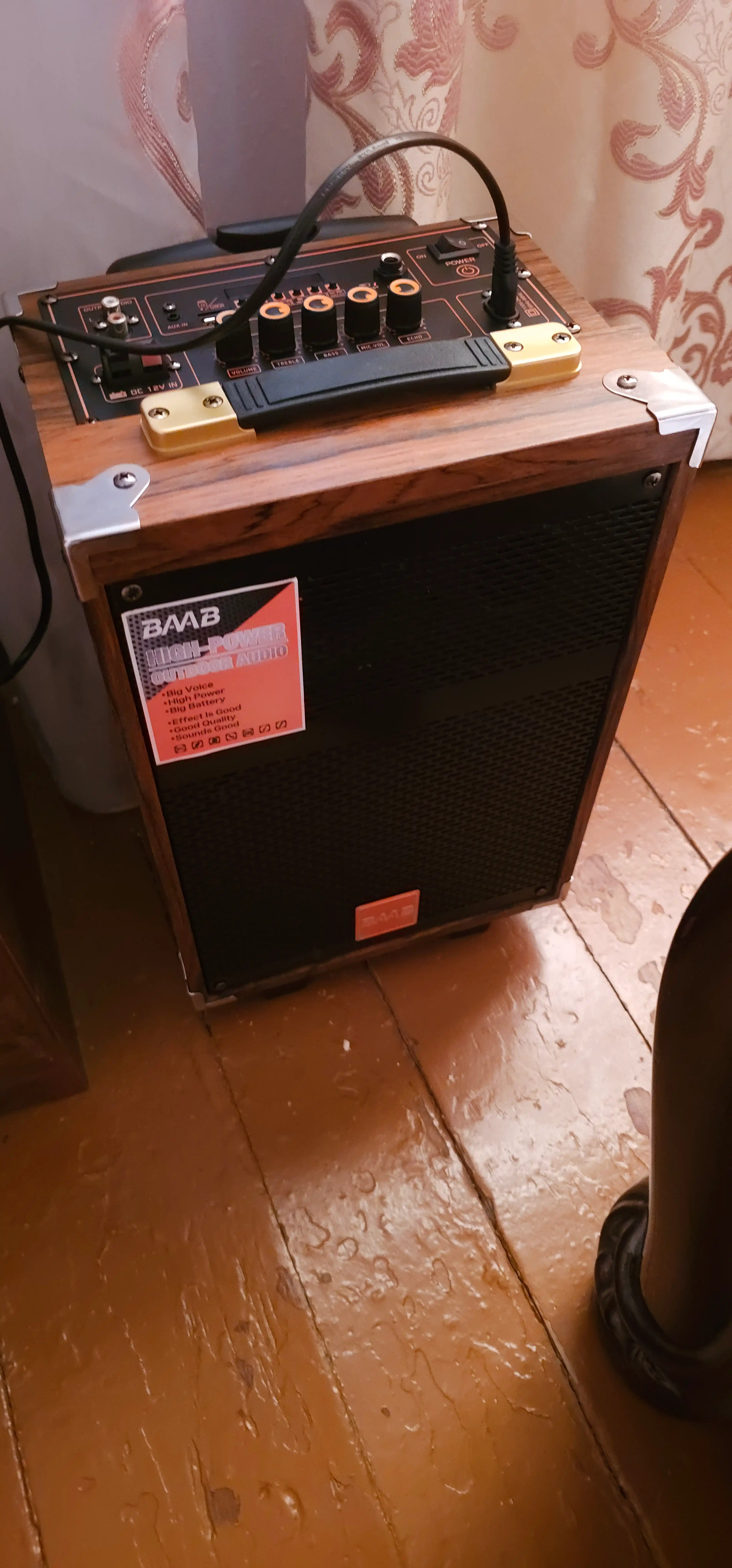 BAAB portativ karaoke Bluetooth karnay mikrofon va pult bilan