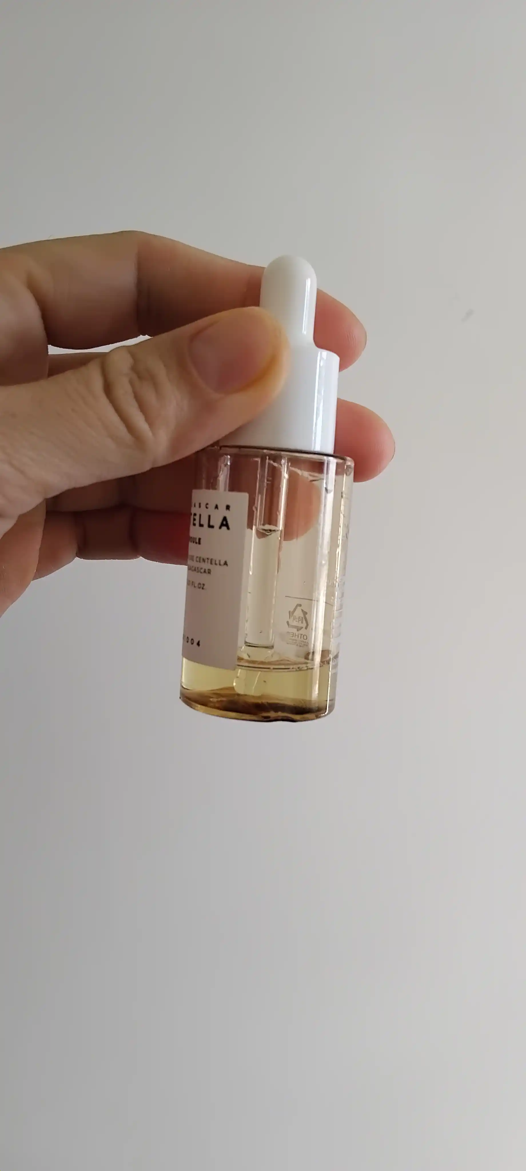 Tinchlantiruvchi ampula SKIN1004 Madagascar Centella Ampoule