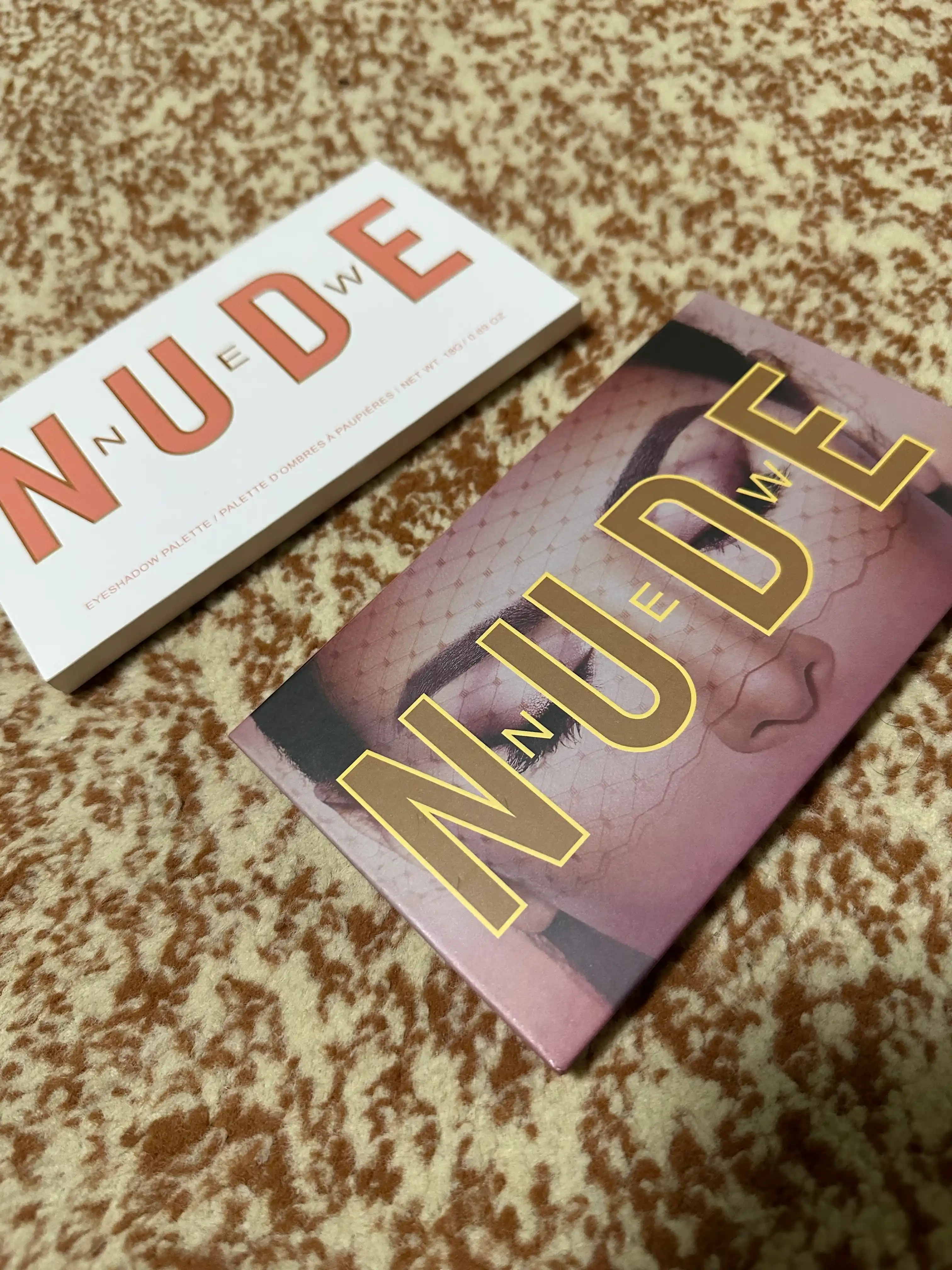 Ko'z tenlar palitrasi Huda Beauty The New Nude Eyeshadow Palette