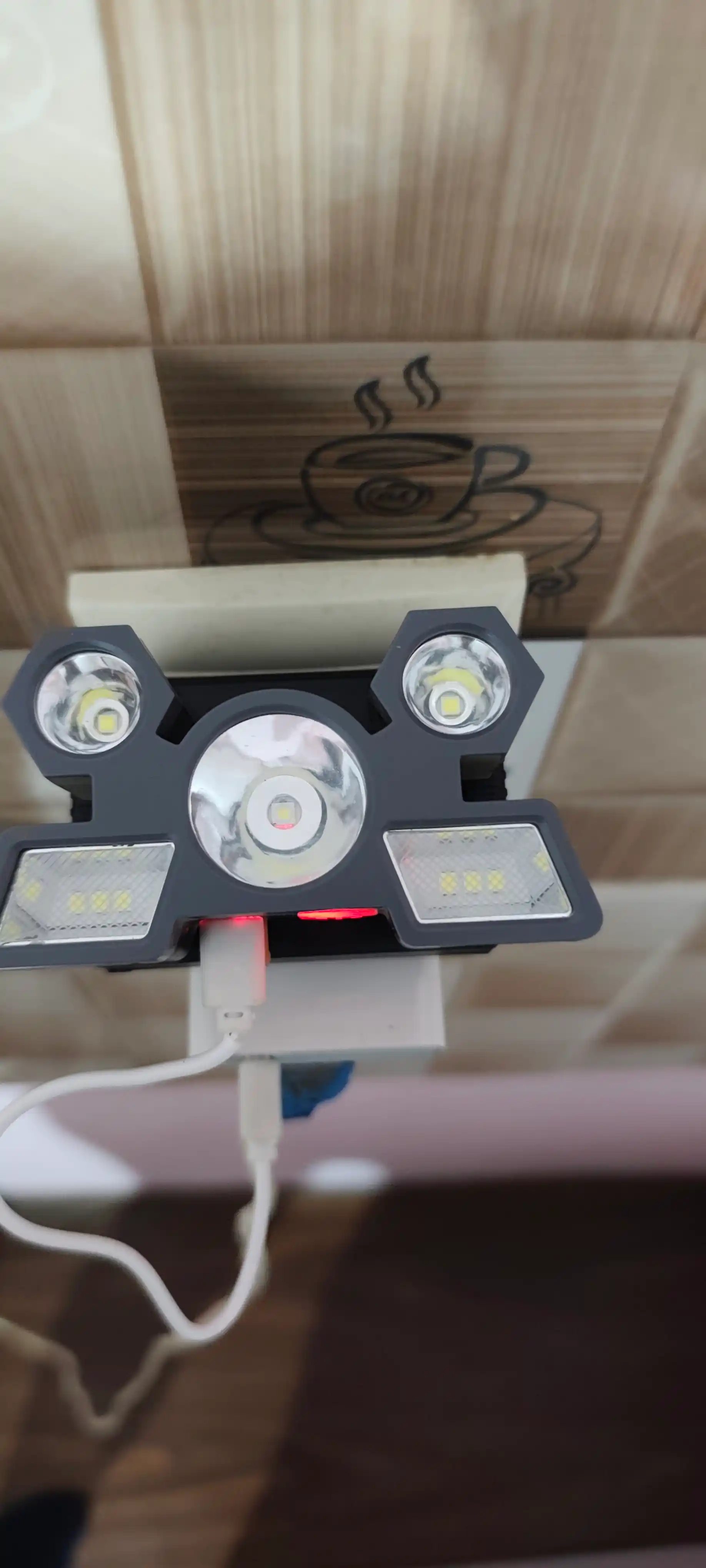 LED pesh chiroq, USB zaryadli, namlikdan himoyalangan