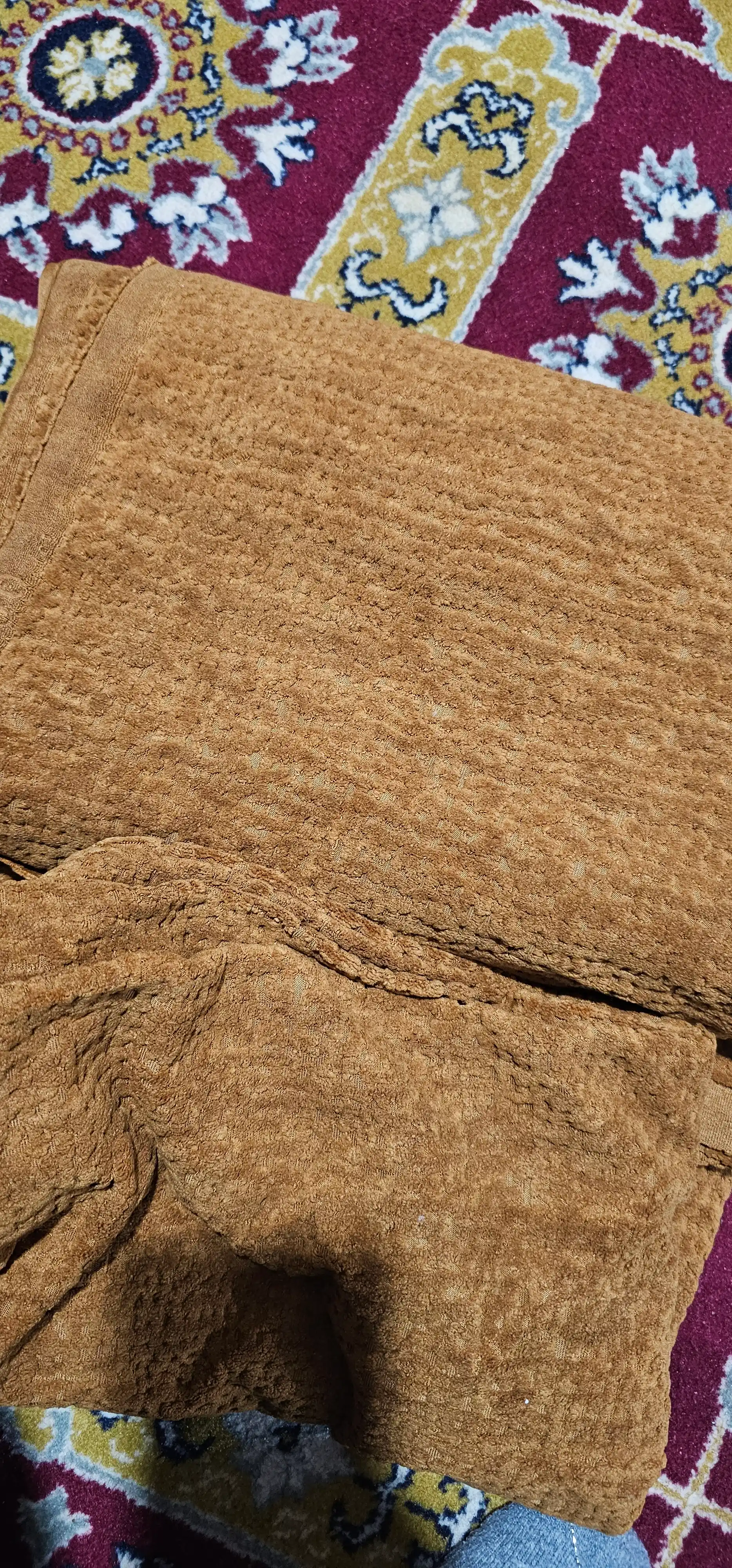 Mebel va choyshablar uchun tukli, fakturali mato (150×200 / 150×300)