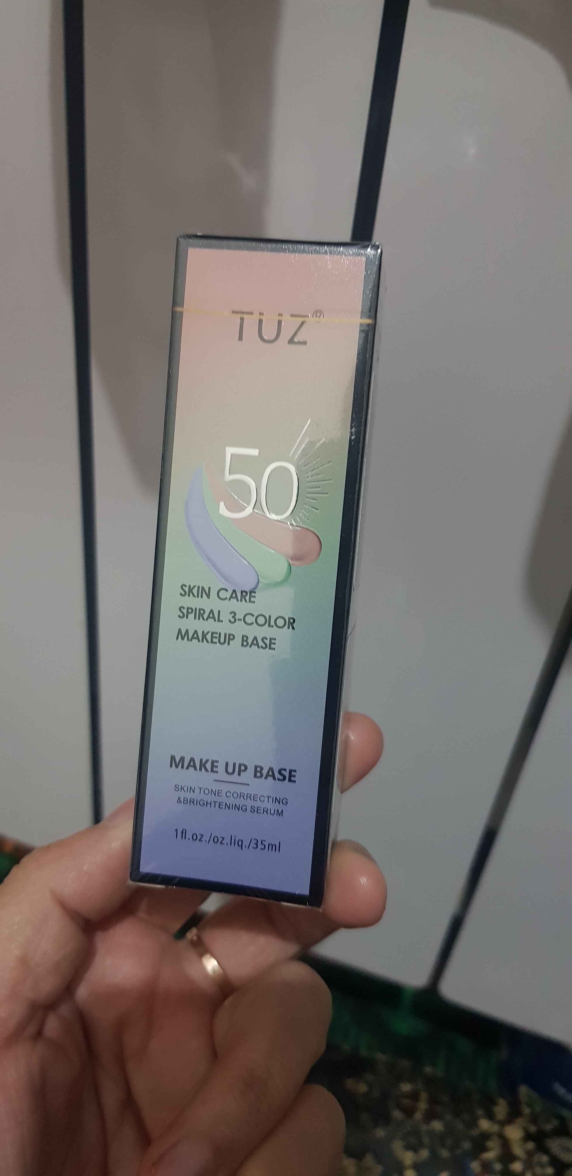 Uch rangli makiyaj uchun TUZ 50 bazasi, yuz praymeri, yuz bo'yanish bazasi, 35 ml