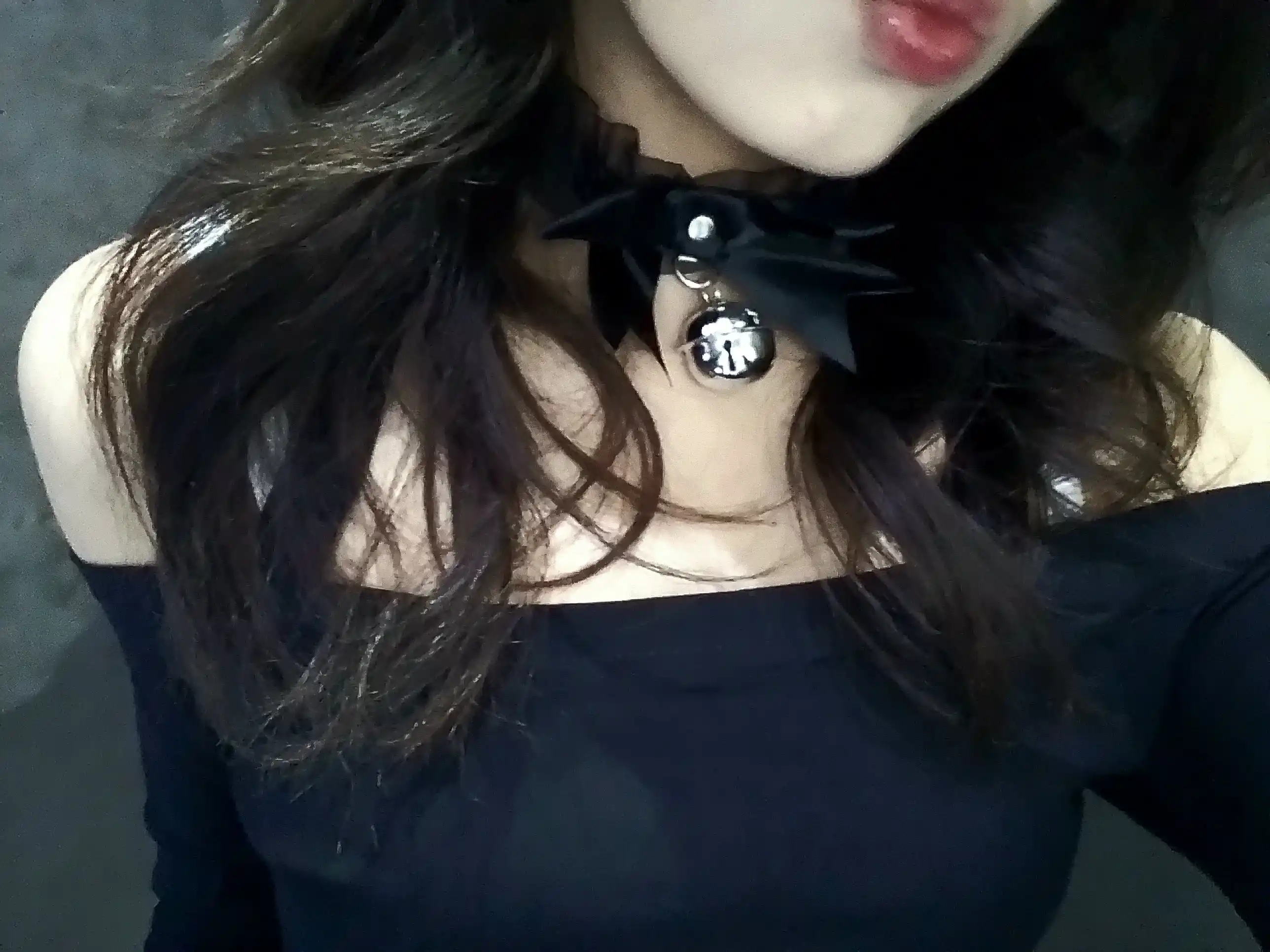 Gulli bo'yinbog'li choker
