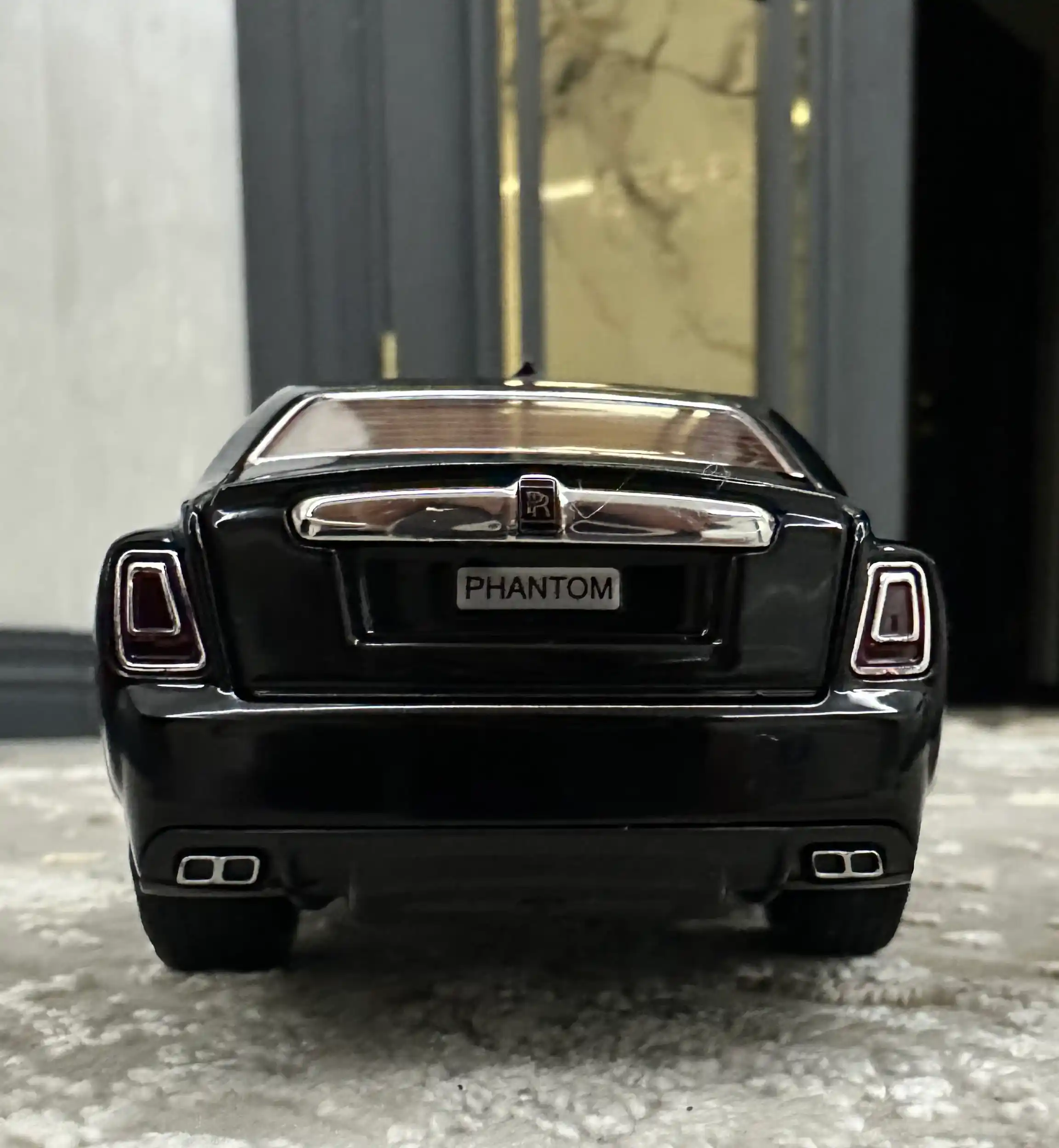 Металлическая машинка Rolls-Royce-Phantom Maisa Rui 1:24