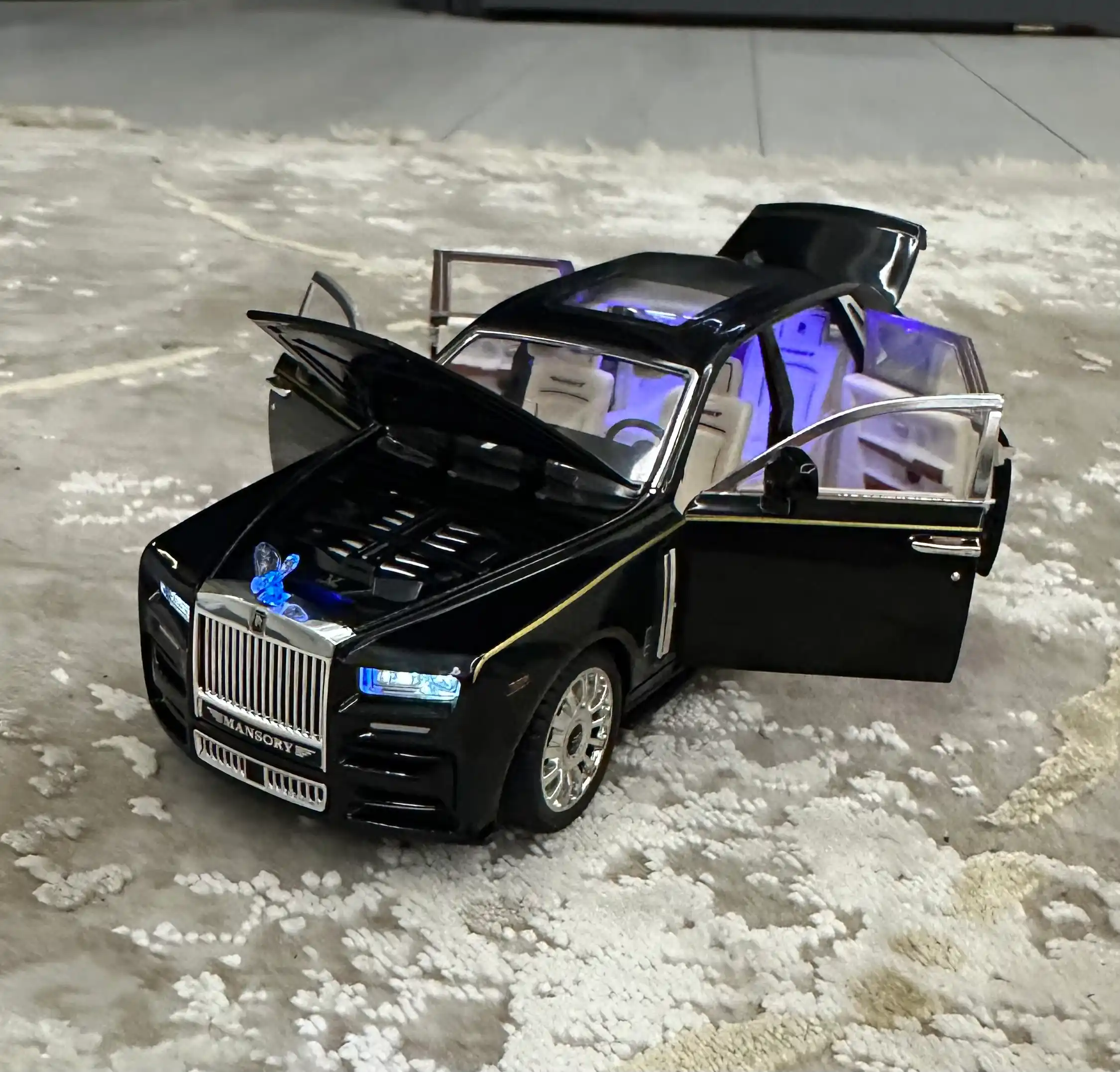 Металлическая машинка Rolls-Royce-Phantom Maisa Rui 1:24