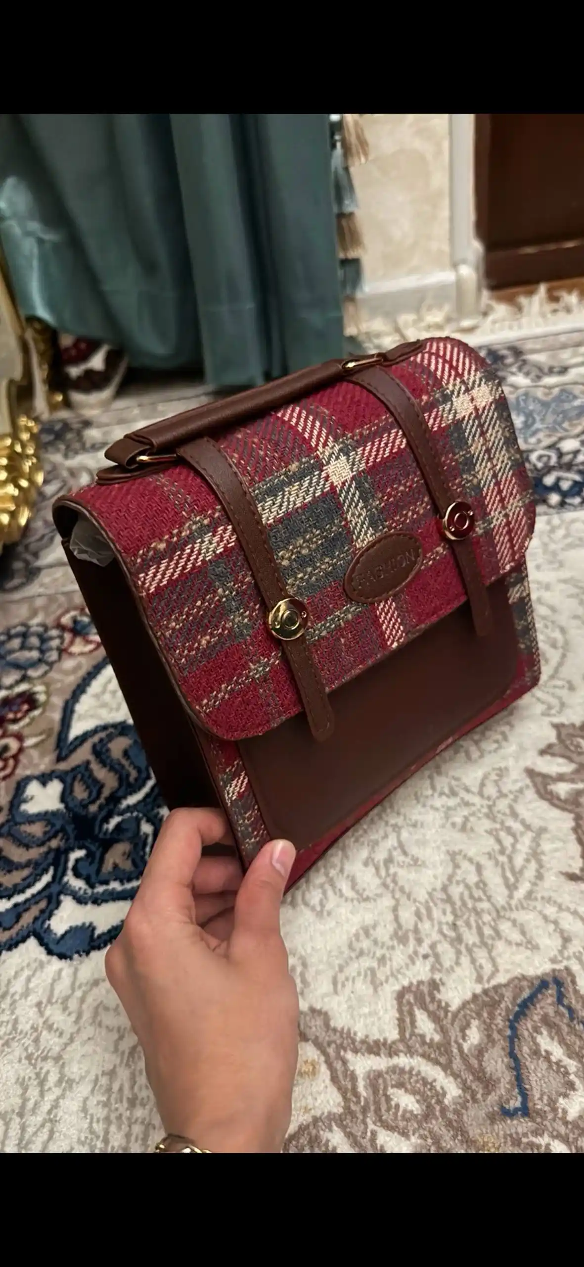 Ayollar klassik charm sumkasi, katakli