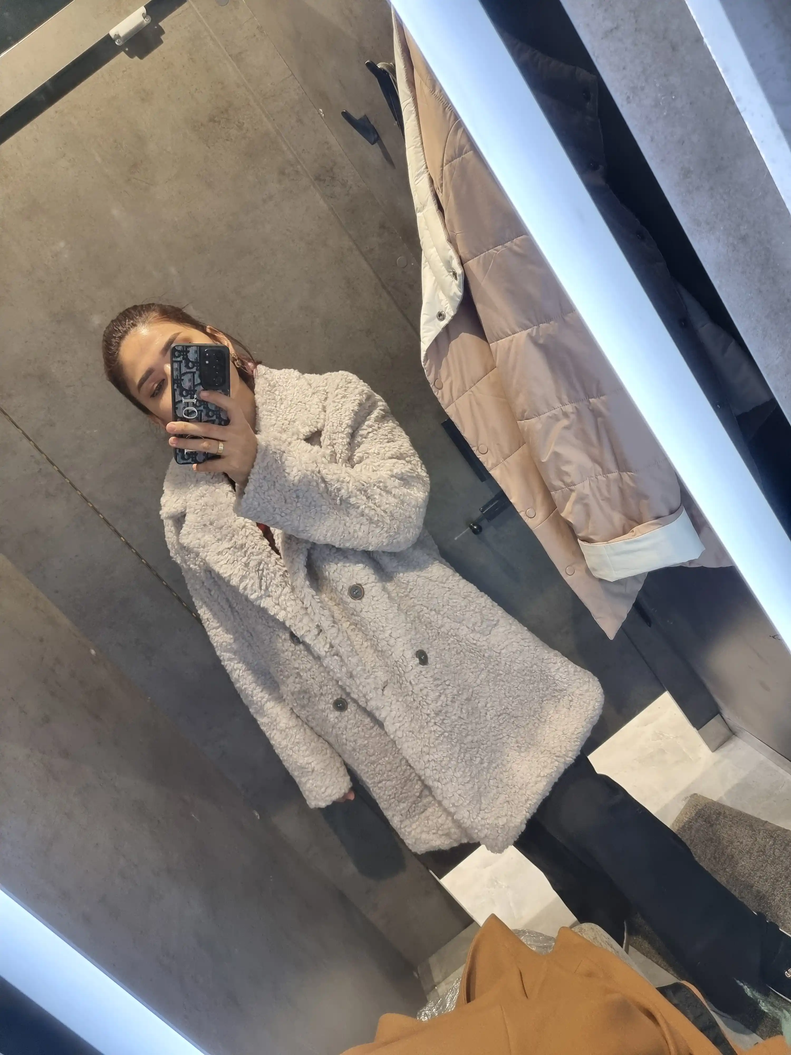 Ayol palto Selfie