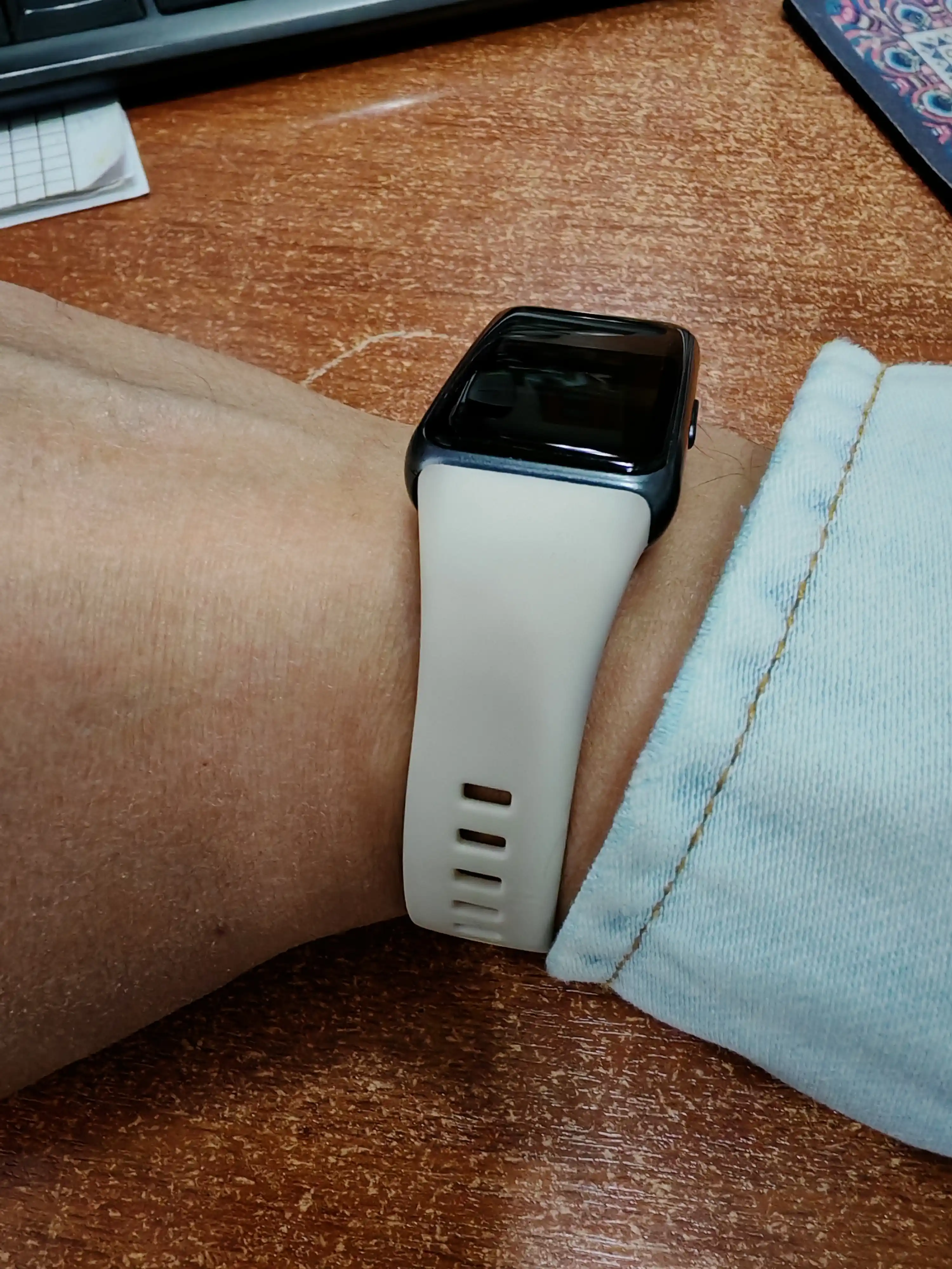 Huawei Band 6, 7, 8, 9, 10 uchun tasma, remeshok, silikon