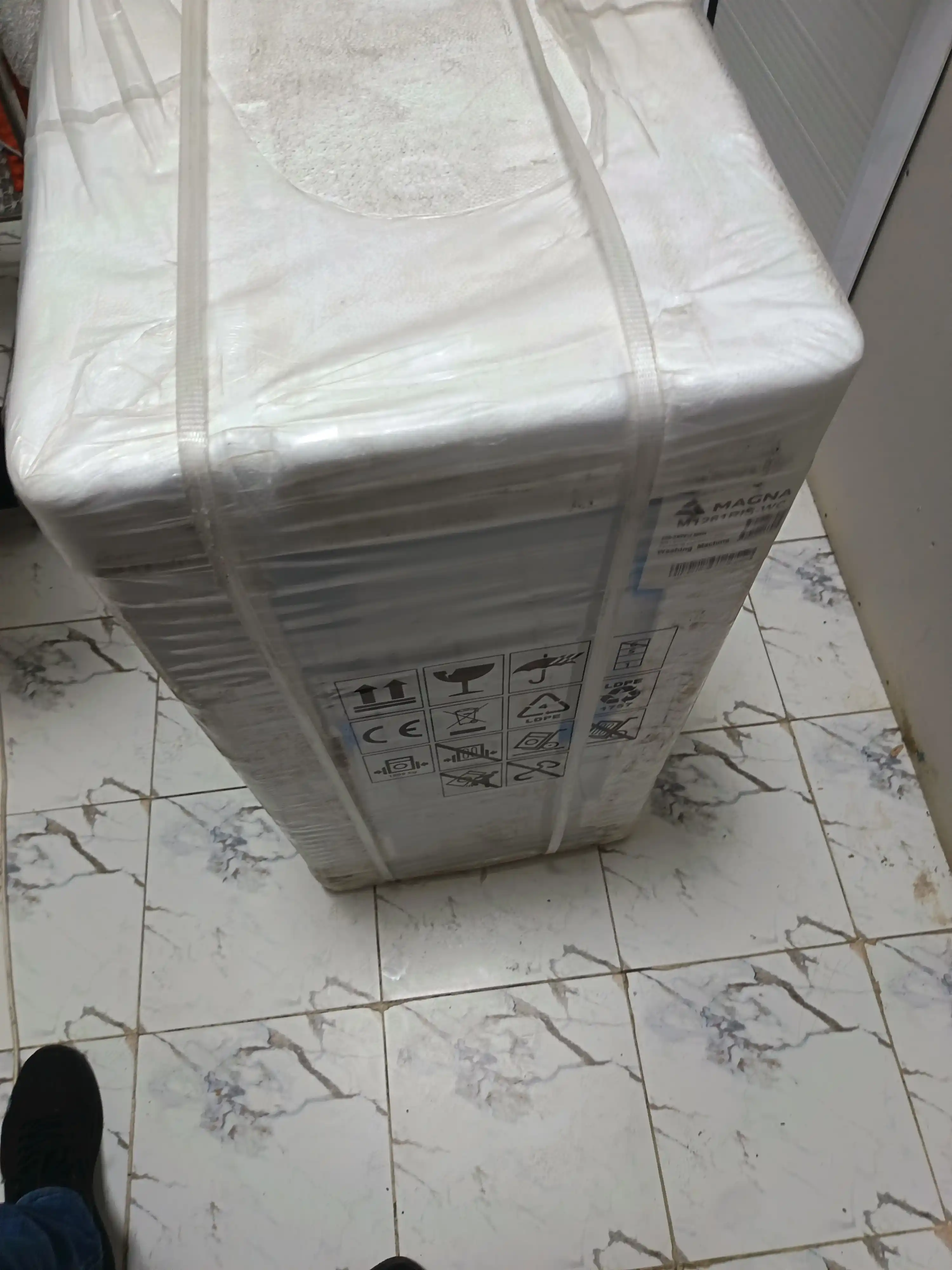 Kir yuvish mashinasi Magna, invertor motor, 6 kg, 1000 ob/daq, bug' bilan yuvish