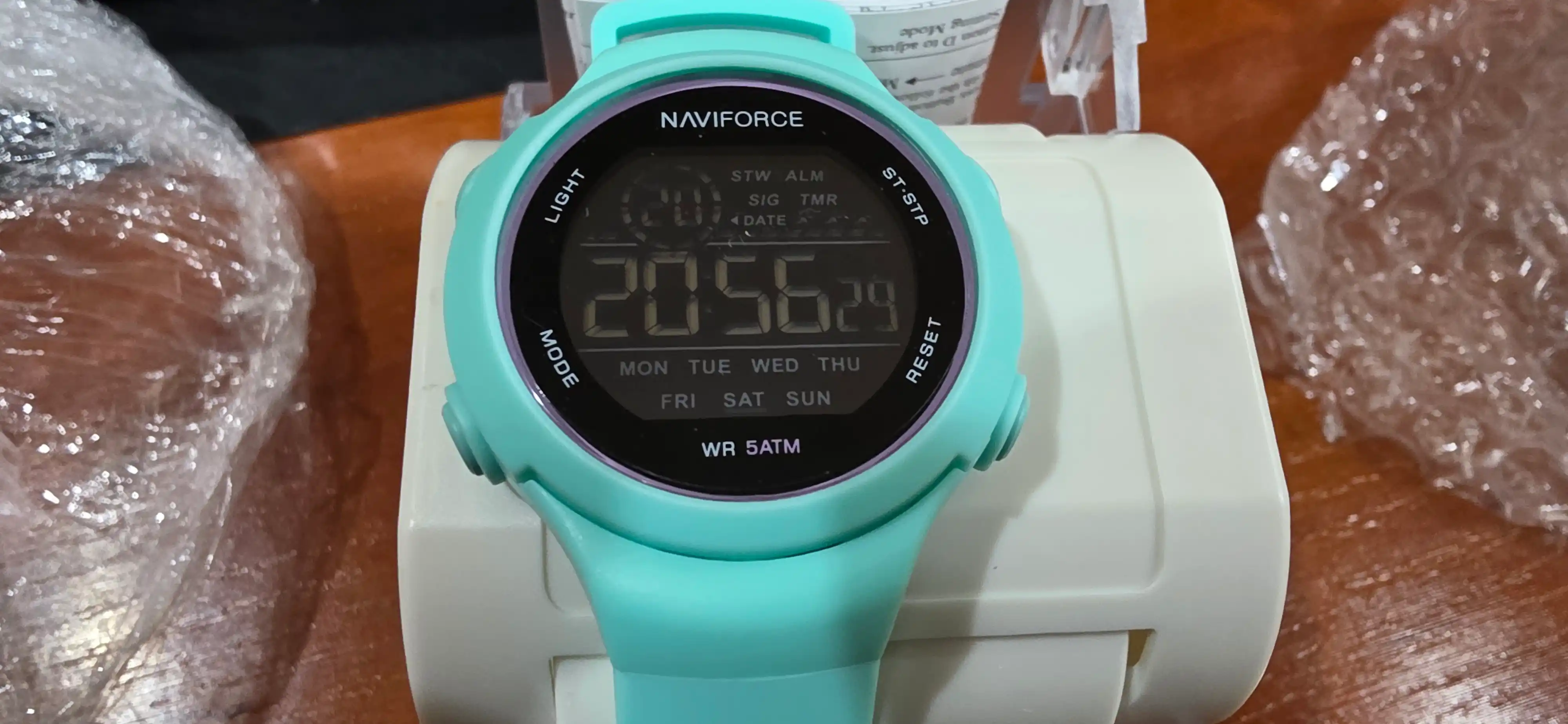 Ayollar soati sport uchun, elektronik Naviforce 7119