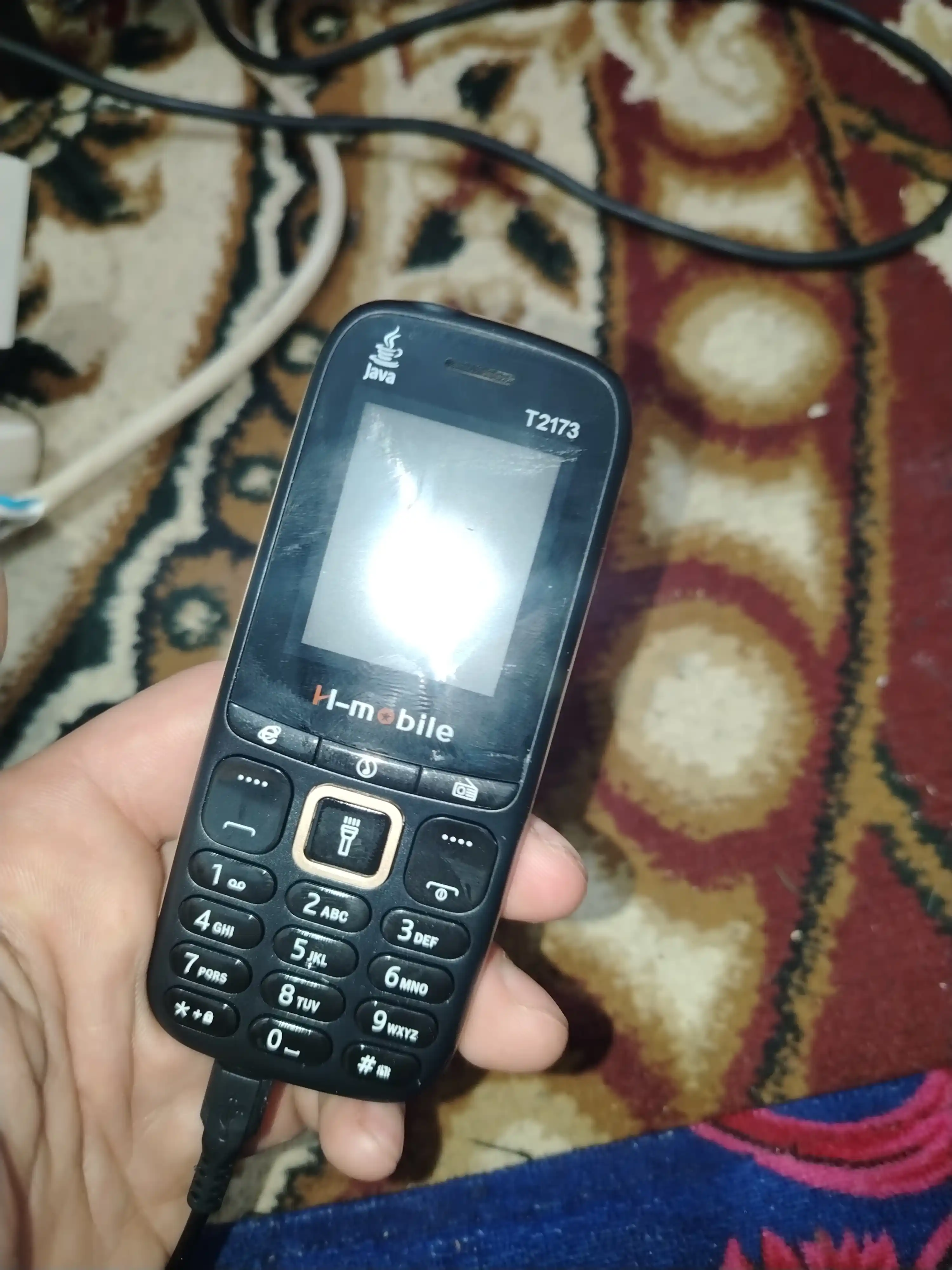 Telefon knopkali H-Mobile T2173, oddiy telefon, FM radio, uzoq muddat quvat