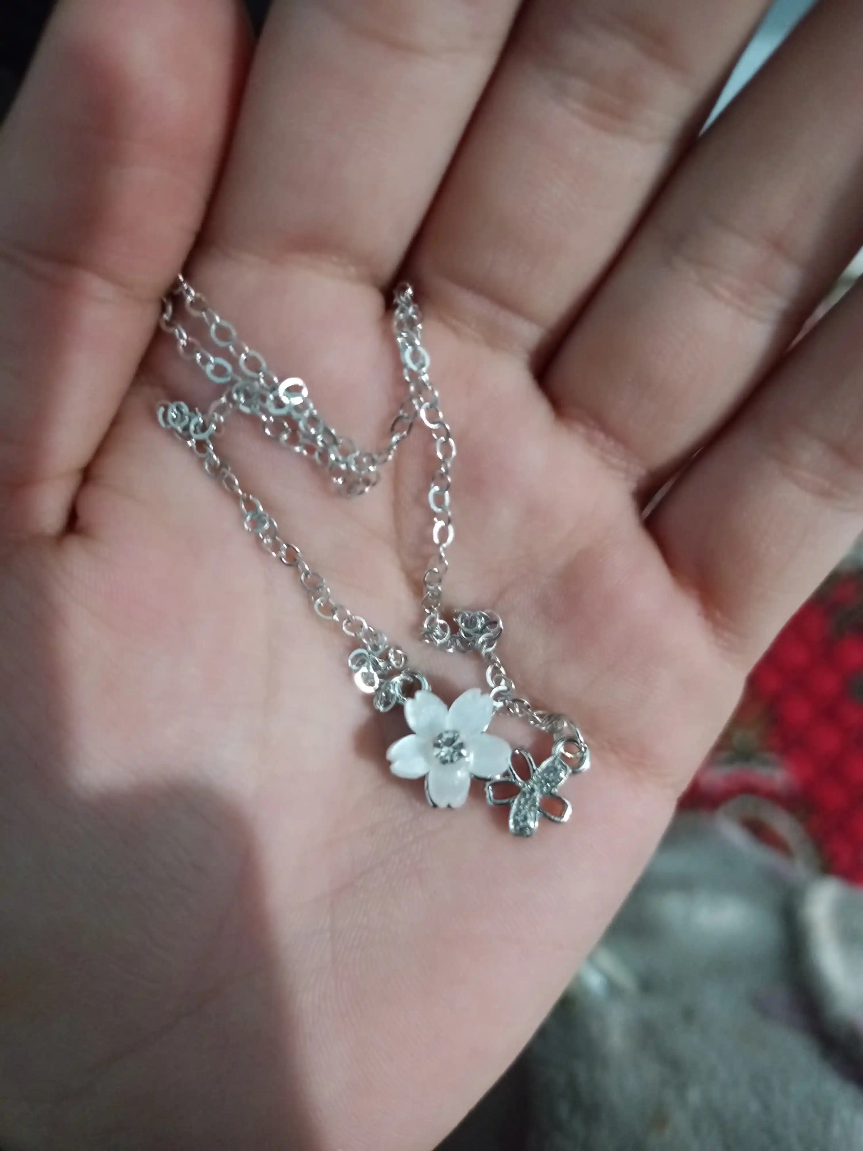 Zanjir Gullagan Sakura