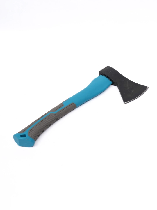 OMAGO AXE — bu ishonchli, mustahkam va qulay bolta, og‘irligi 600 g