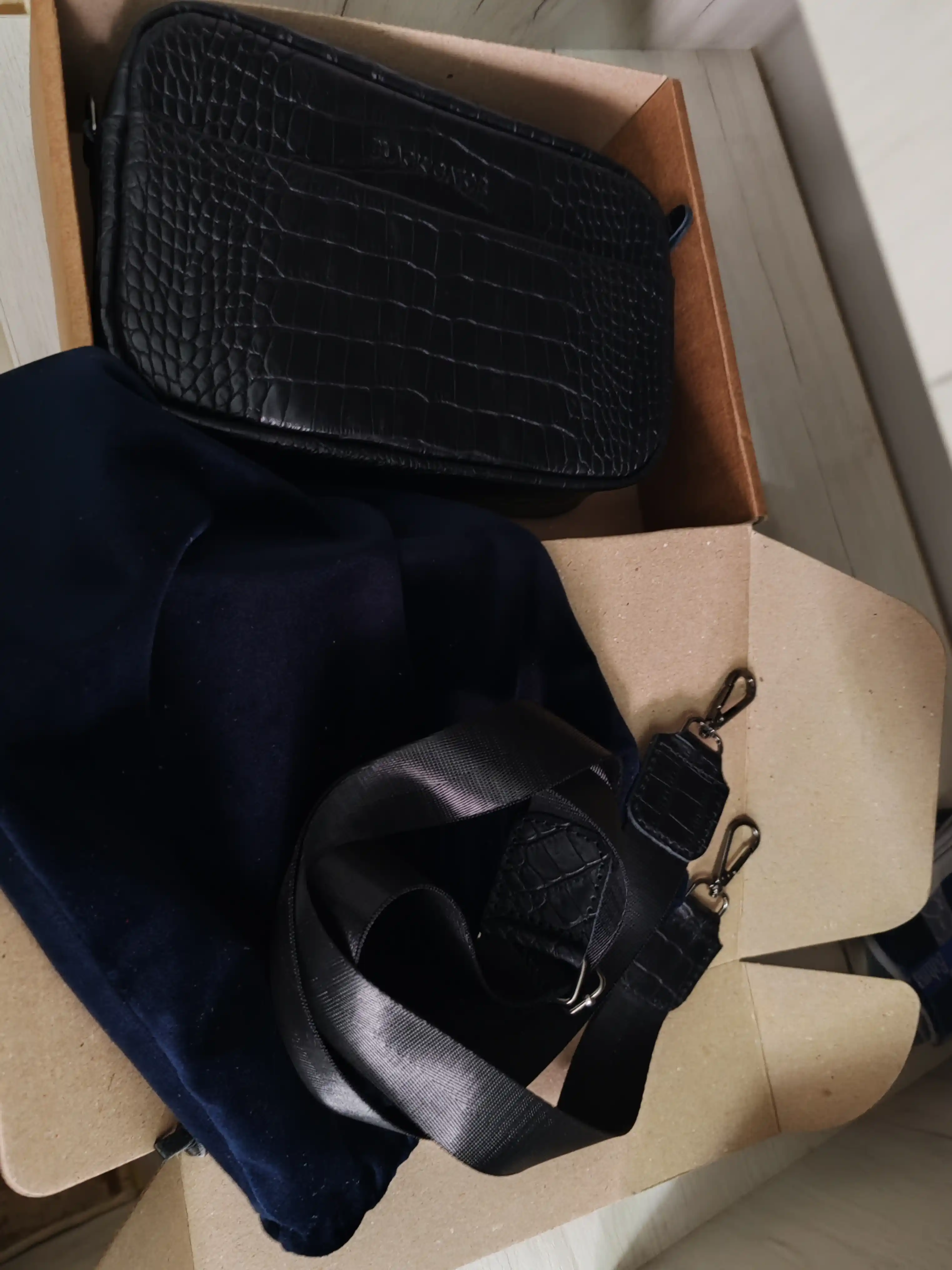 Ayollar sumkasi tabiiy charmdan Black Gator