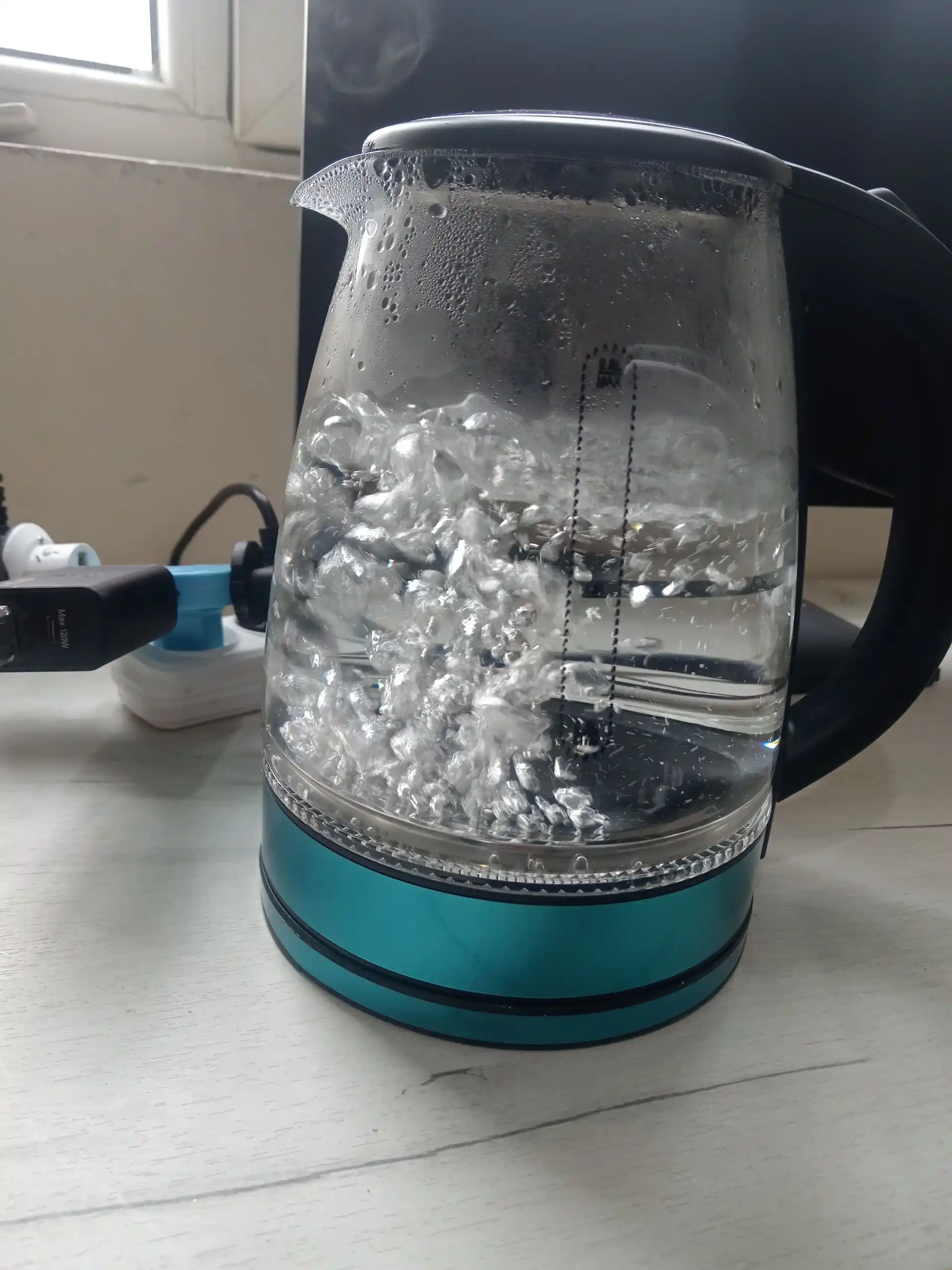 Электрический чайник BOSCH 2 L — LED подсветка, мощность 2000 Вт, немецкое качество
