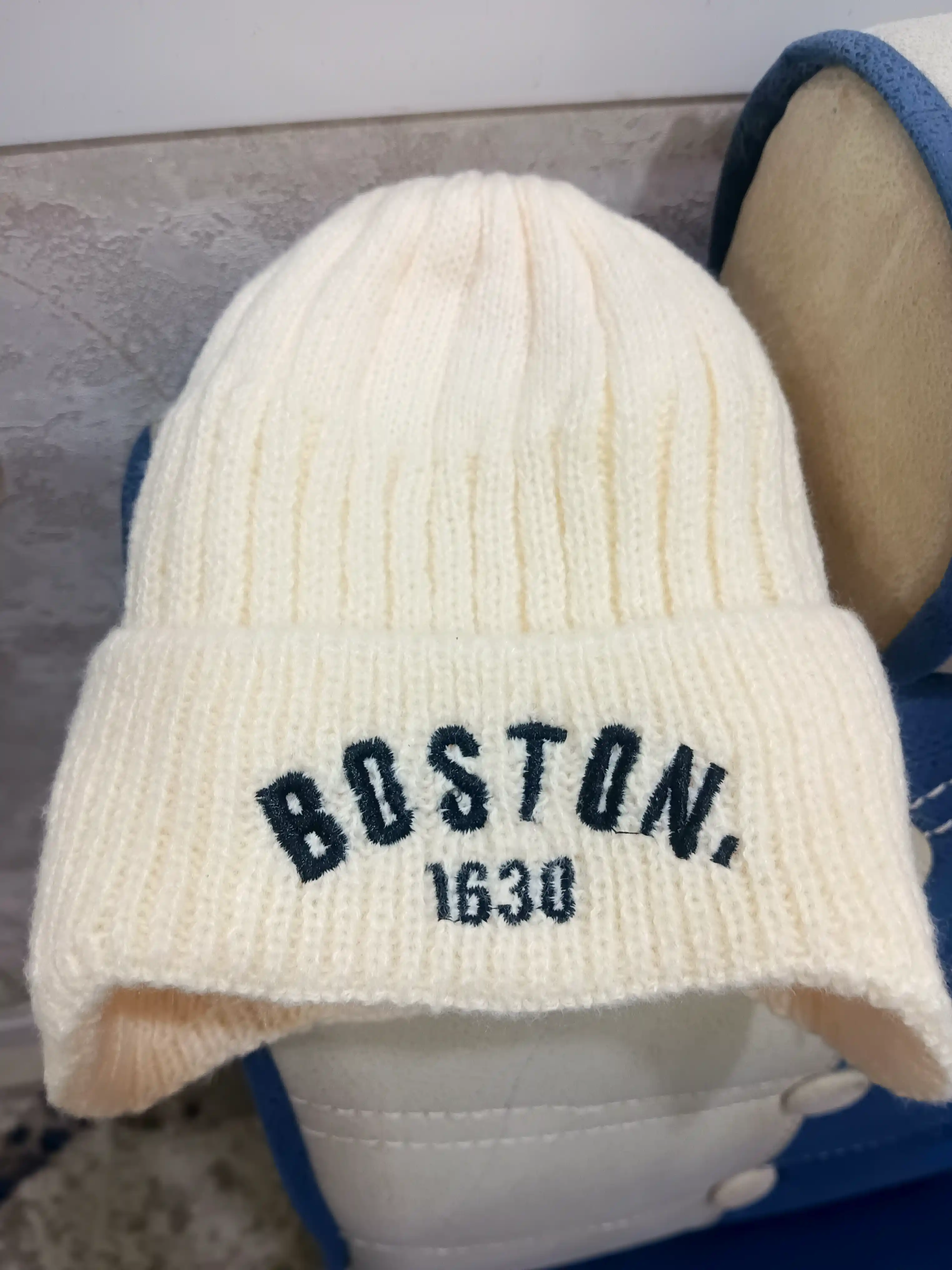 Bolalar uchun issiq qishki shapka (Boston va boshqa modellar)
