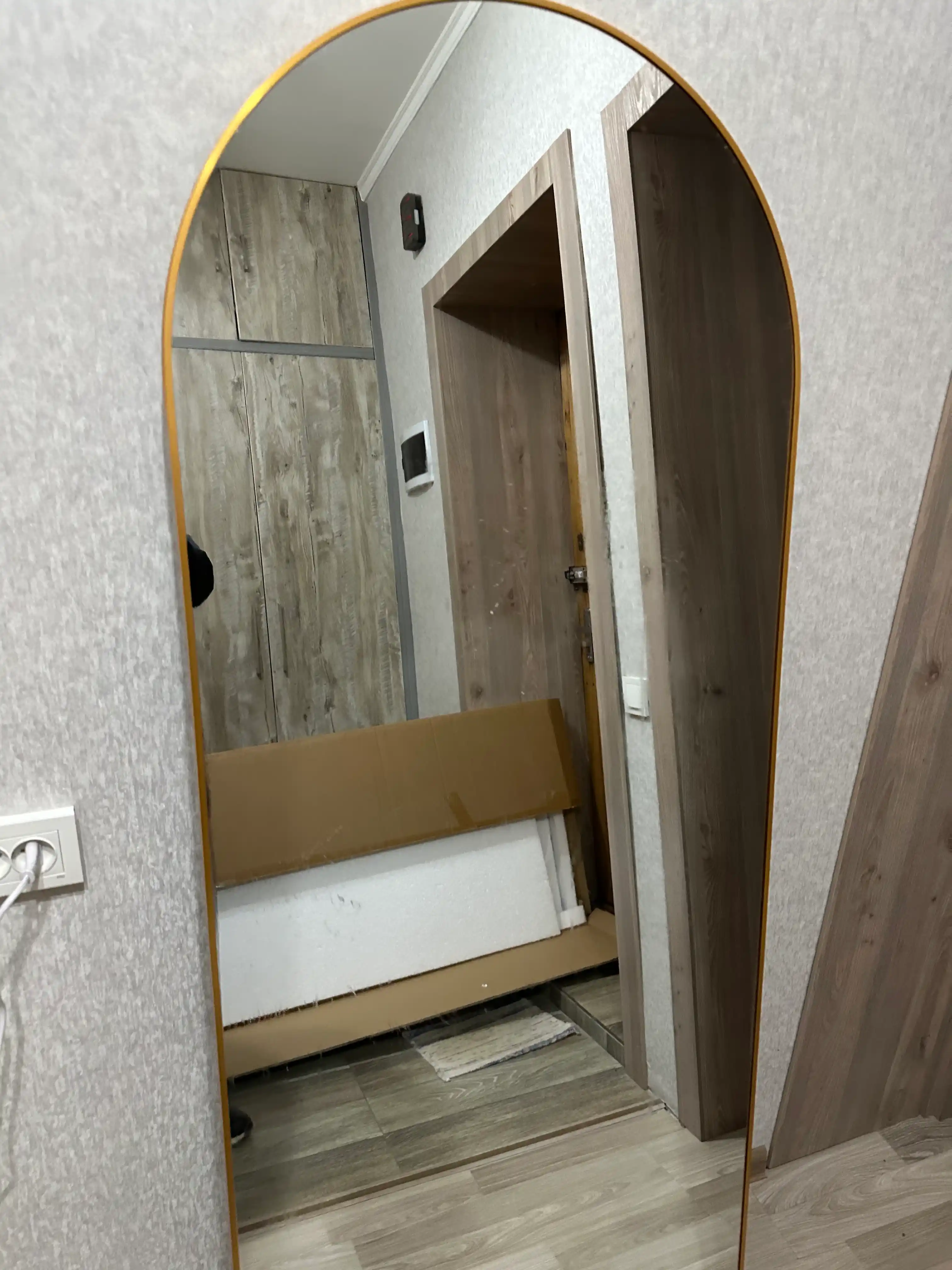 Po'lda turadigan oyna, kengligi 60 sm, balandligi 170 sm
