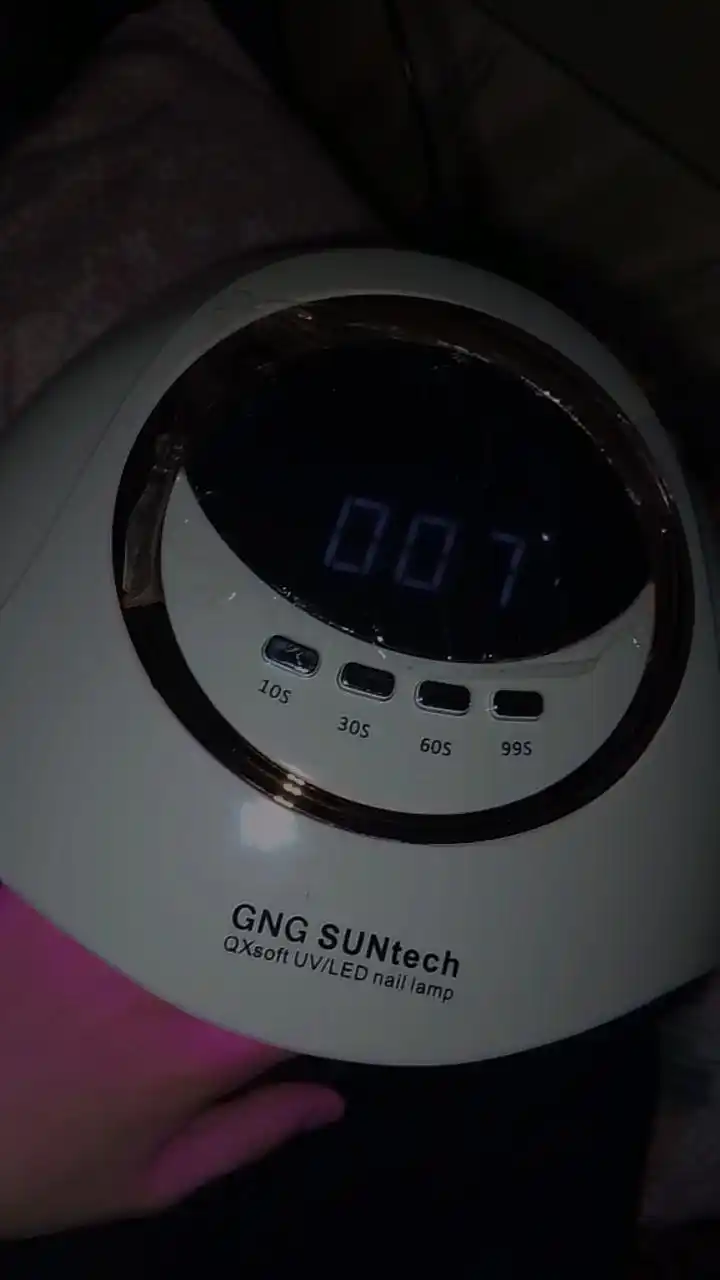 Manikyur va pedikyur uchun chiroq GNG SUNtech QX