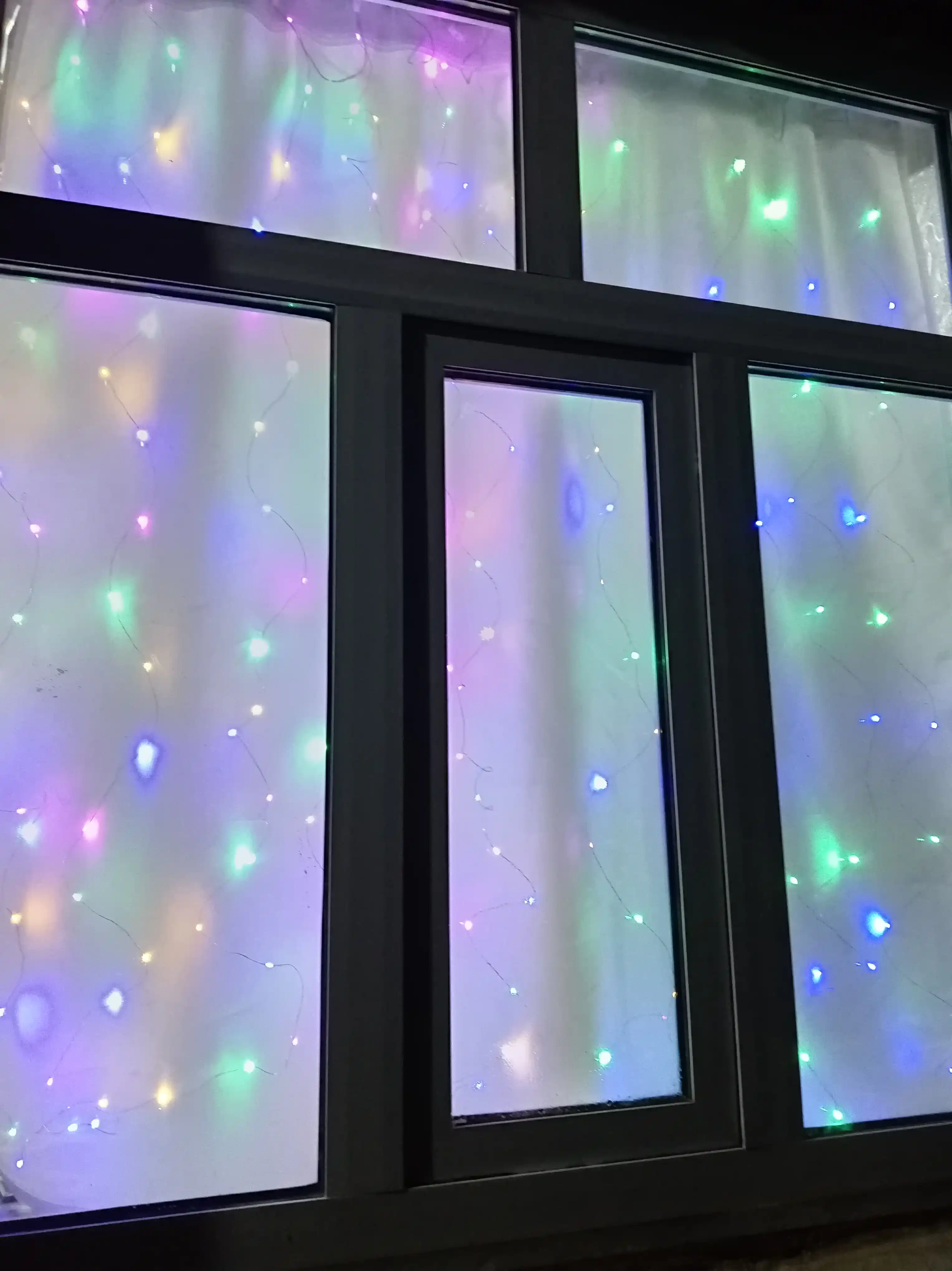 LED girlyanda pardasi Rosa 3x3, 3x2, 3x1 m — 8 rejim, pult, 10 ta ilgak, yangi yil uchun