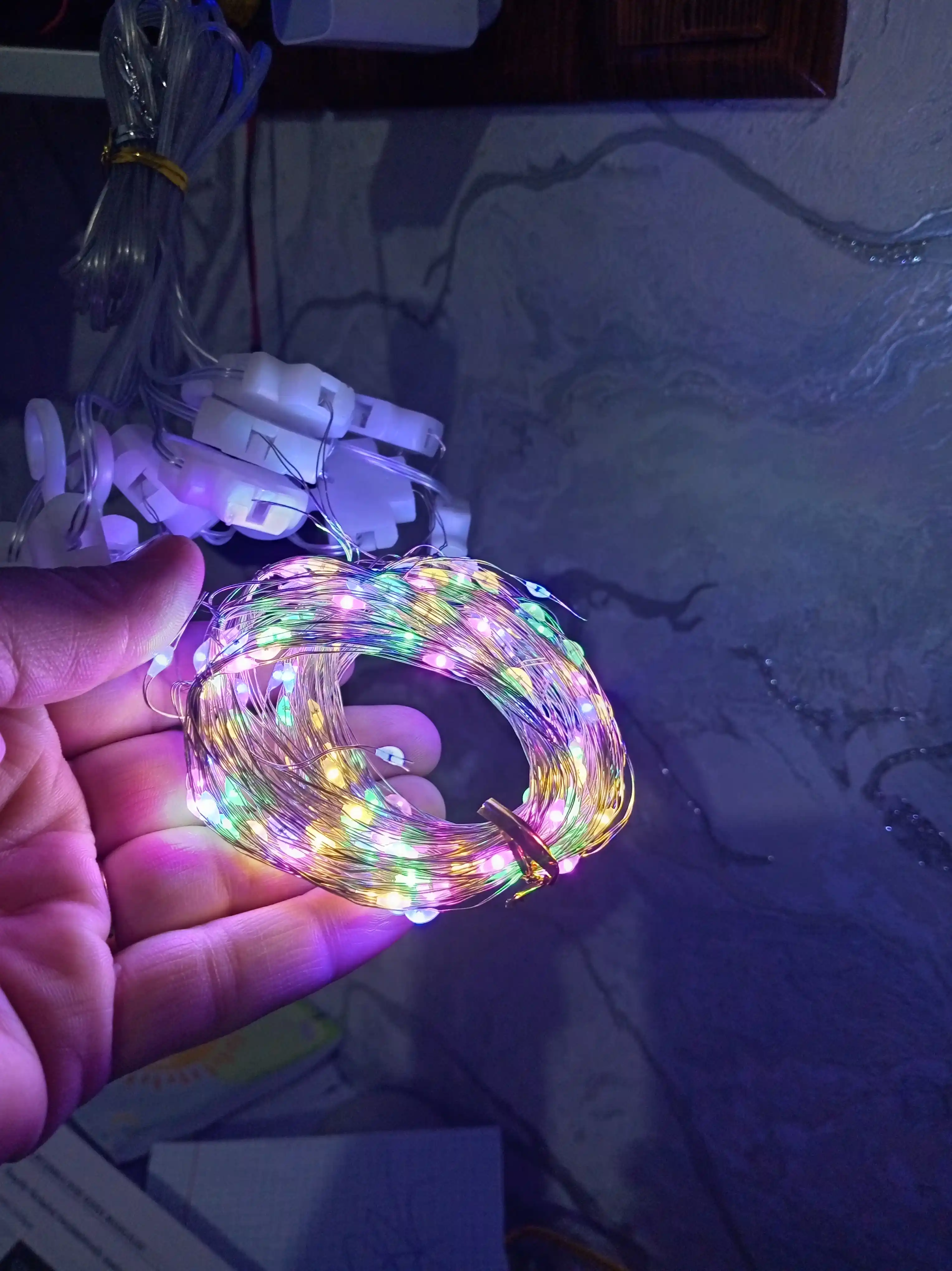 LED girlyanda pardasi Rosa 3x3, 3x2, 3x1 m — 8 rejim, pult, 10 ta ilgak, yangi yil uchun